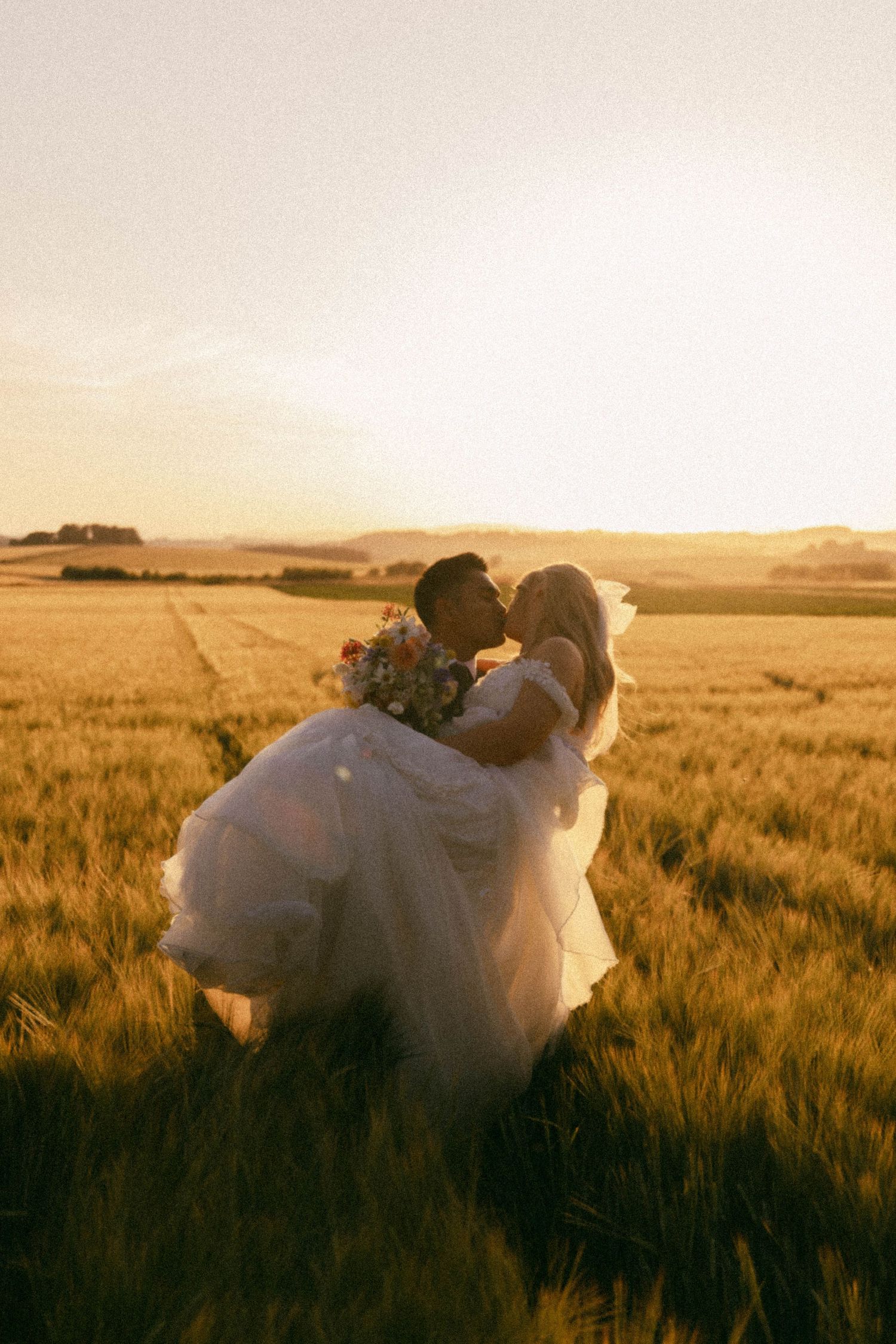 Golden Hour Wedding Photo. Tie the knot Scotland. Scottish Wedding Photographer. Aberdeen Wedding. Barra Barn Wedding. Barra Castle