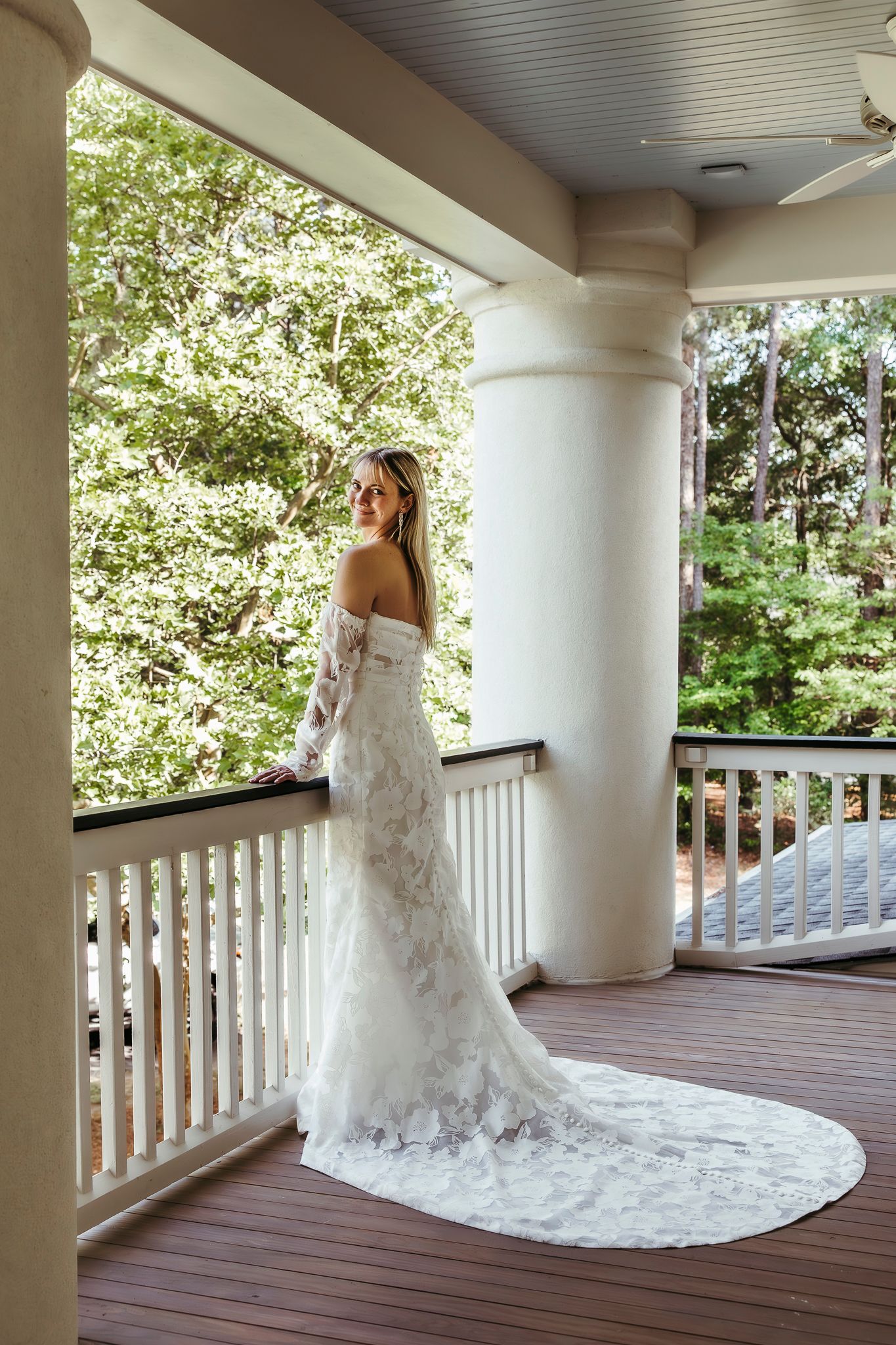 Lifestyle Photographer, Travel Photographer, Elopement Photography, Wedding Photographer, Bride