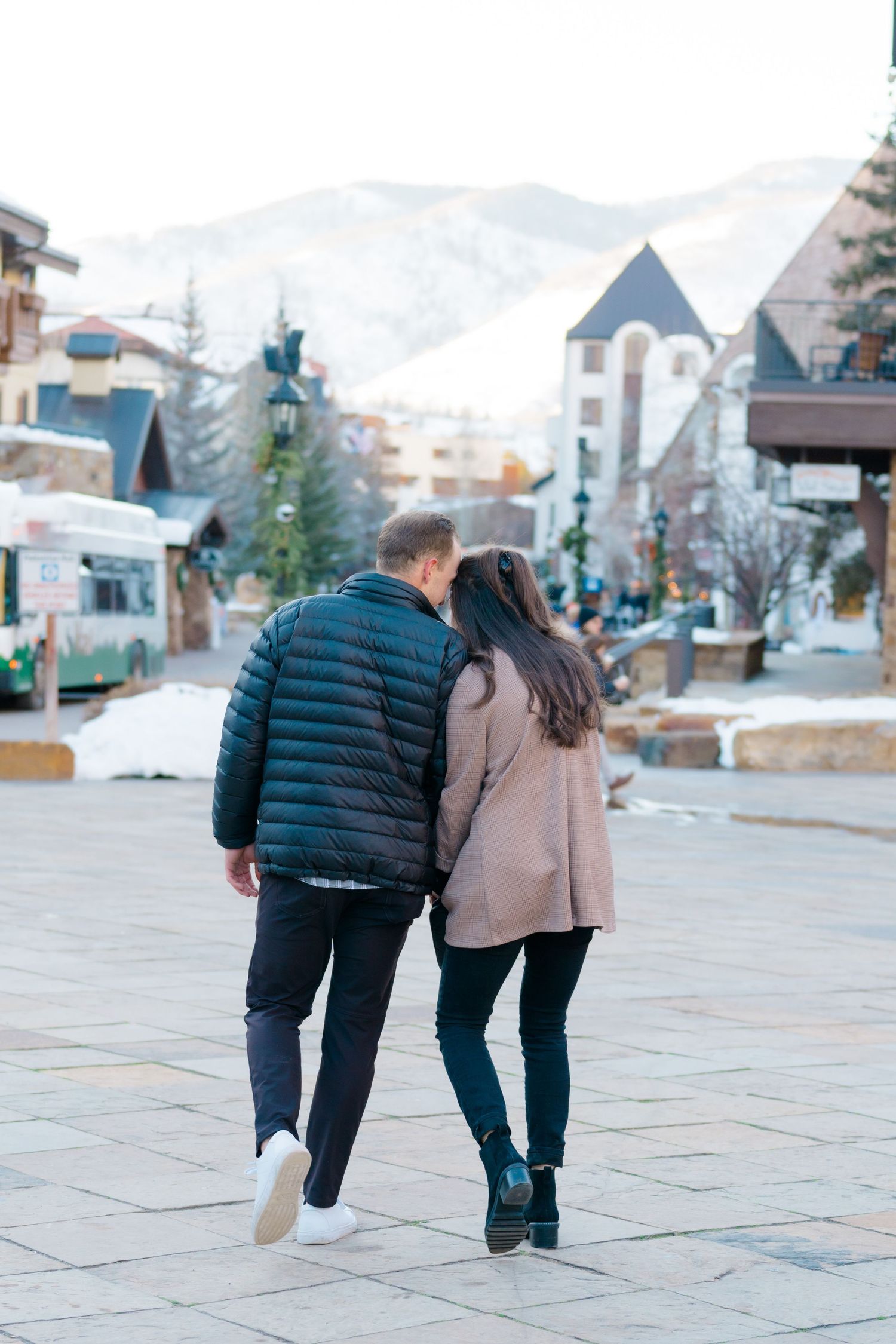 guy and girl get engaged in vail, colorado