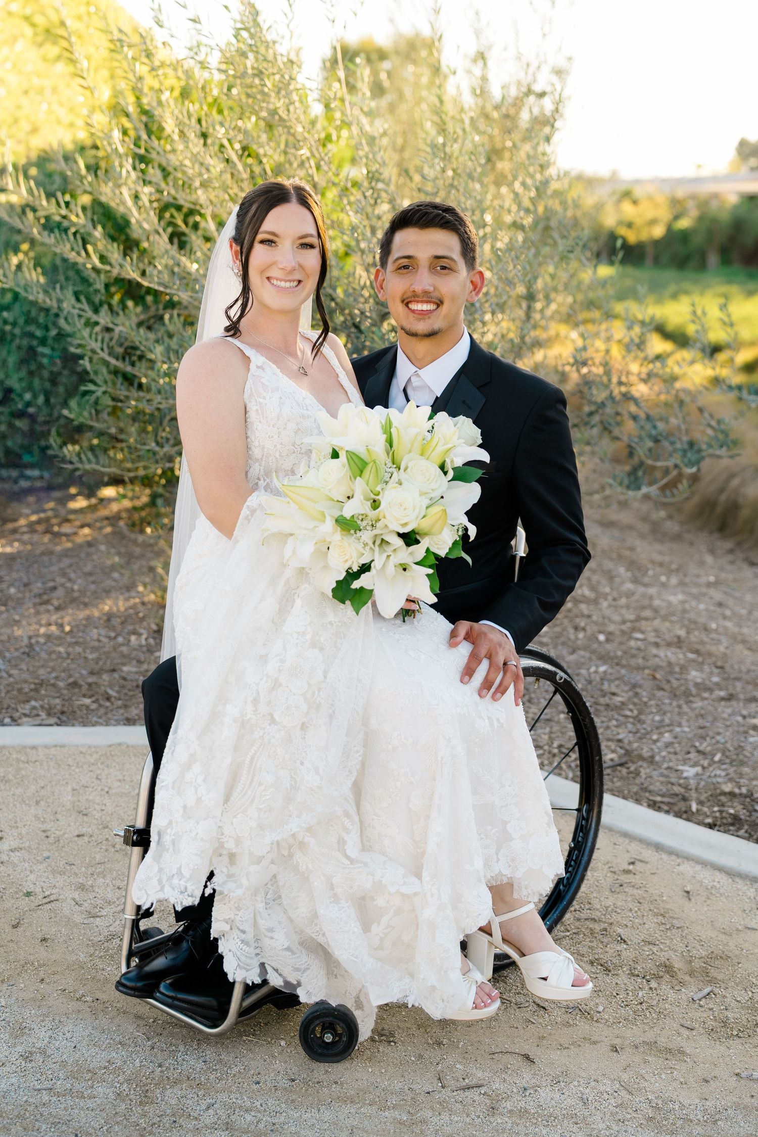 Amber and Neven Hart couples portrait at Canopy Grove in Escondido, California, photographed by Sierra Sturt Photo.