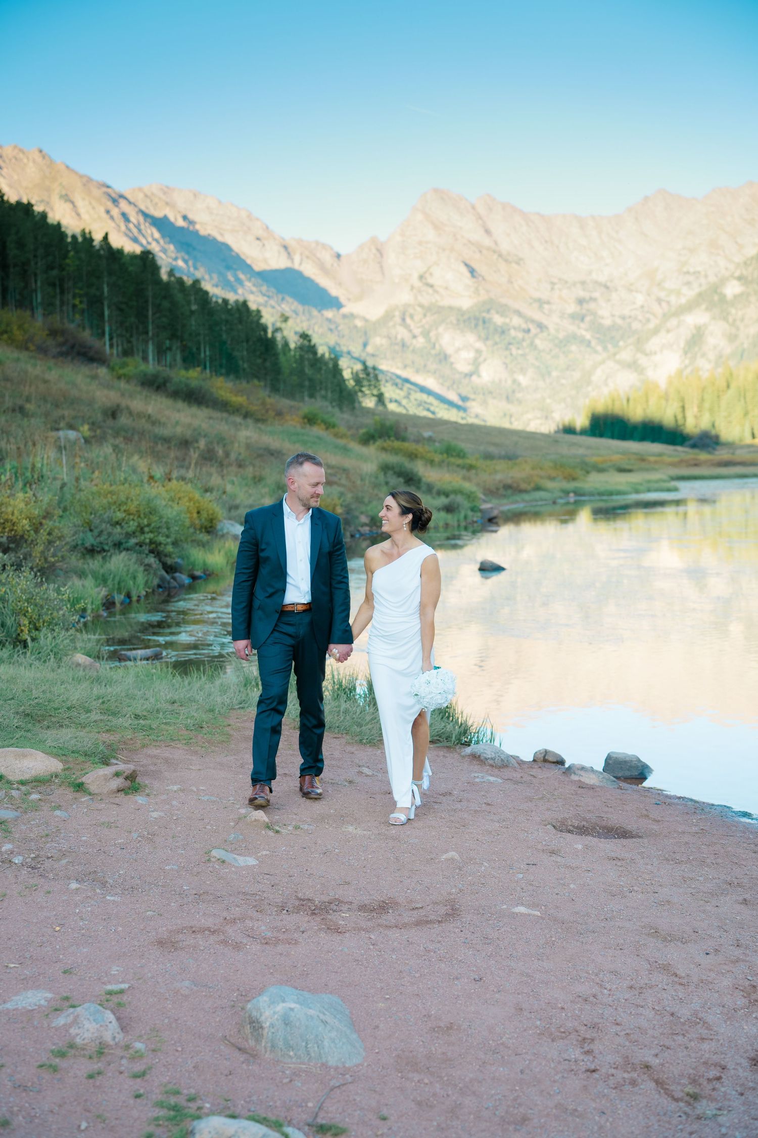 bride and groom eloping in vail colorado at piney river ranch