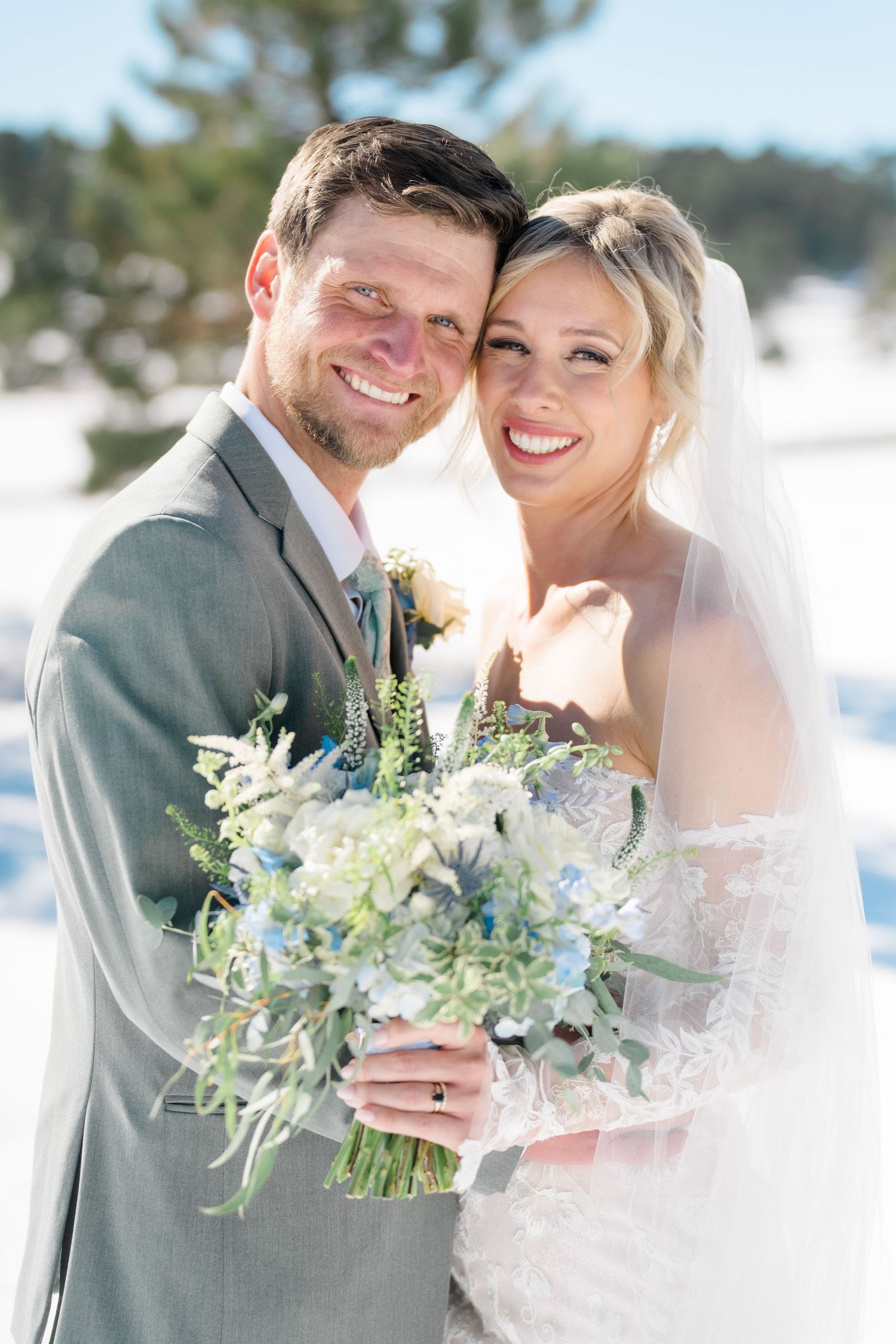 bride and groom wedding mount vernon canyon club outside photo