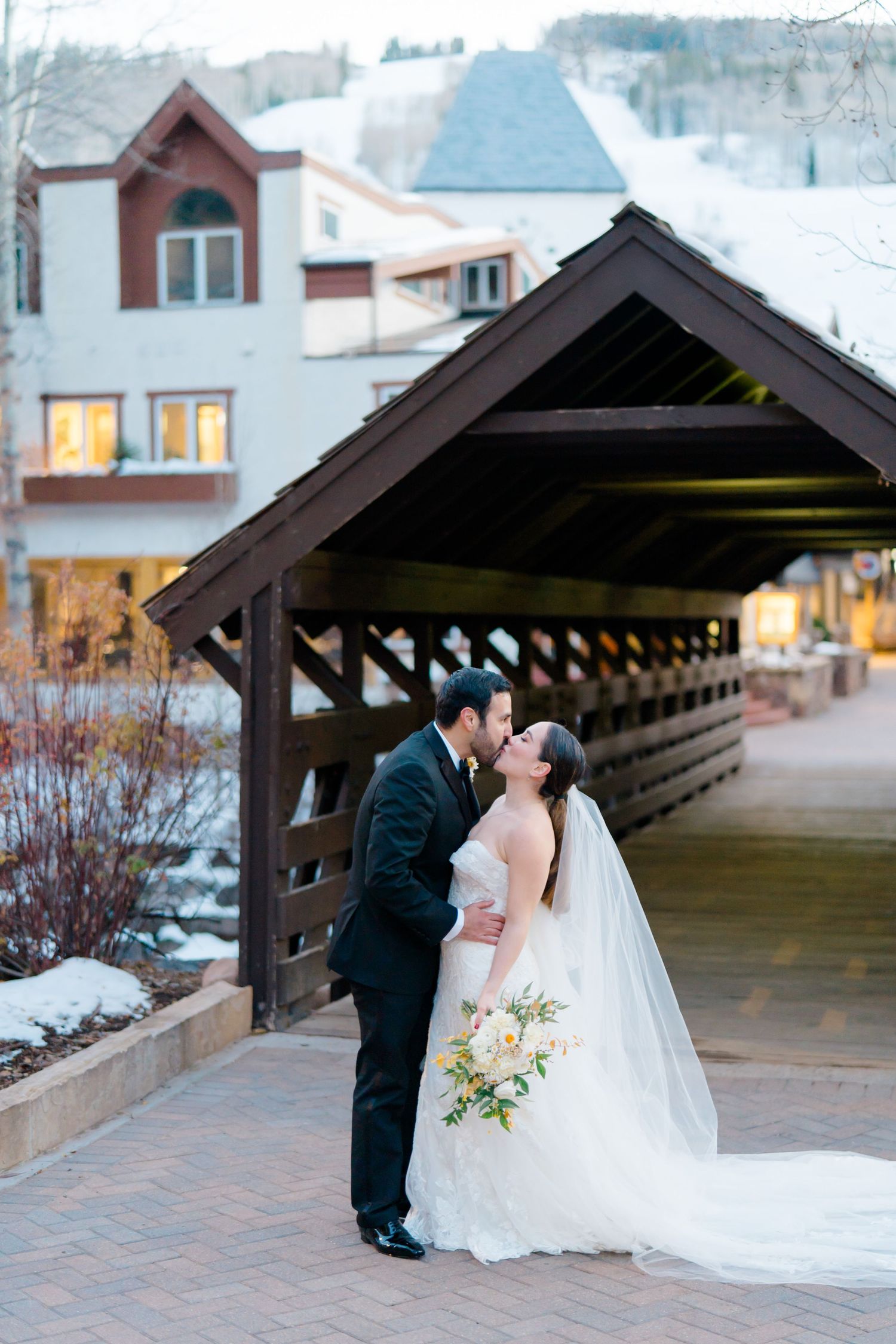 bride and groom eloping in vail colorado