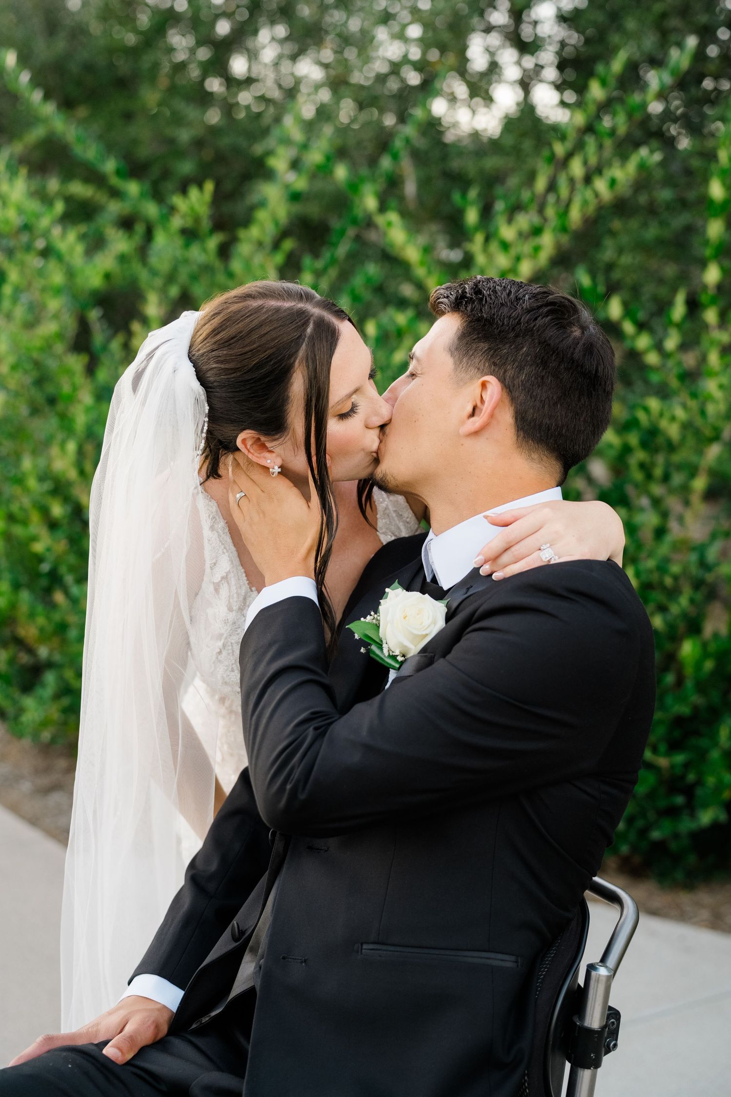 Amber and Neven Hart outdoor couples portrait at Canopy Grove in Escondido, California, photographed by Sierra Sturt Photo.
