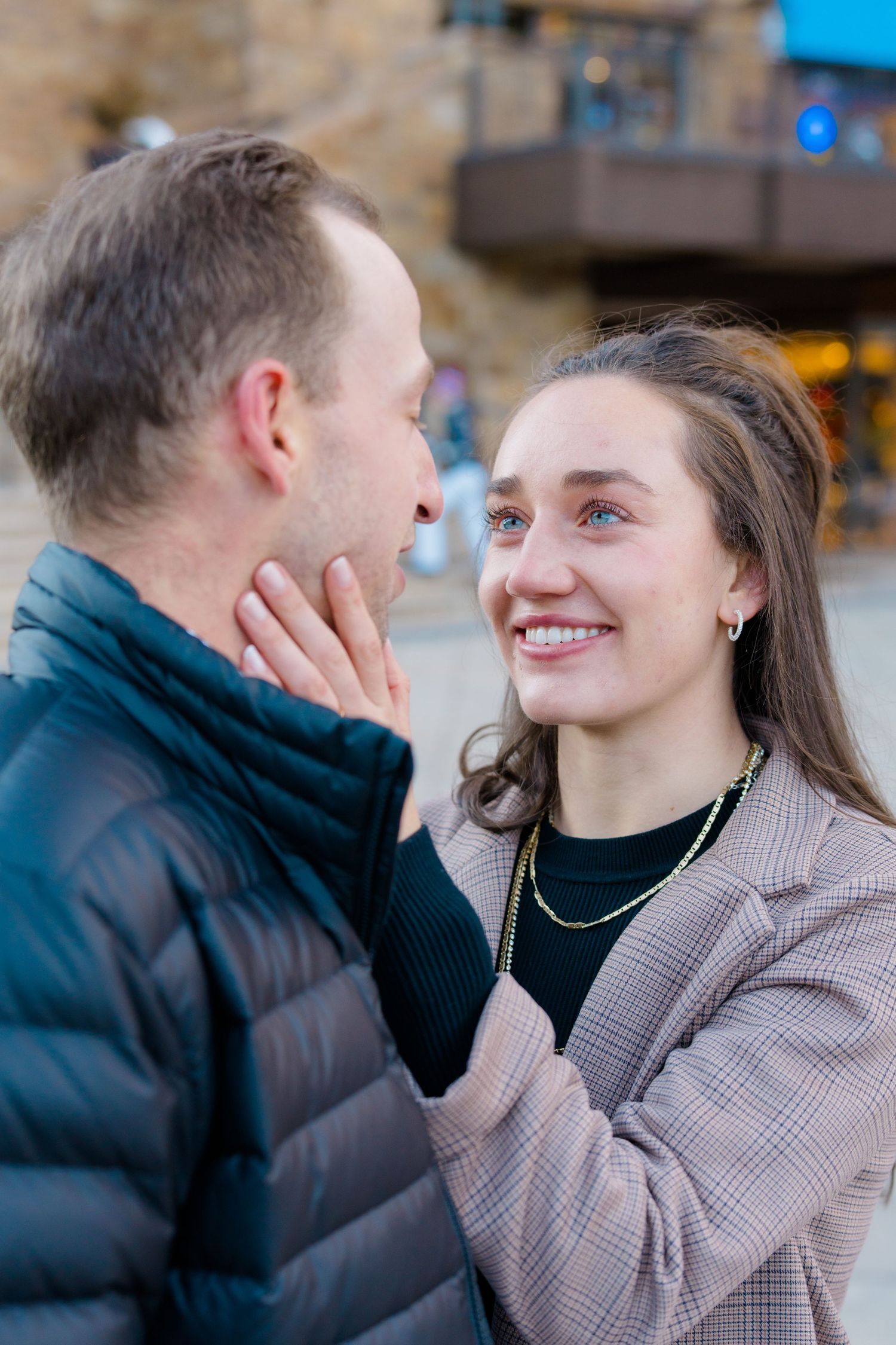 guy and girl get engaged in vail, colorado