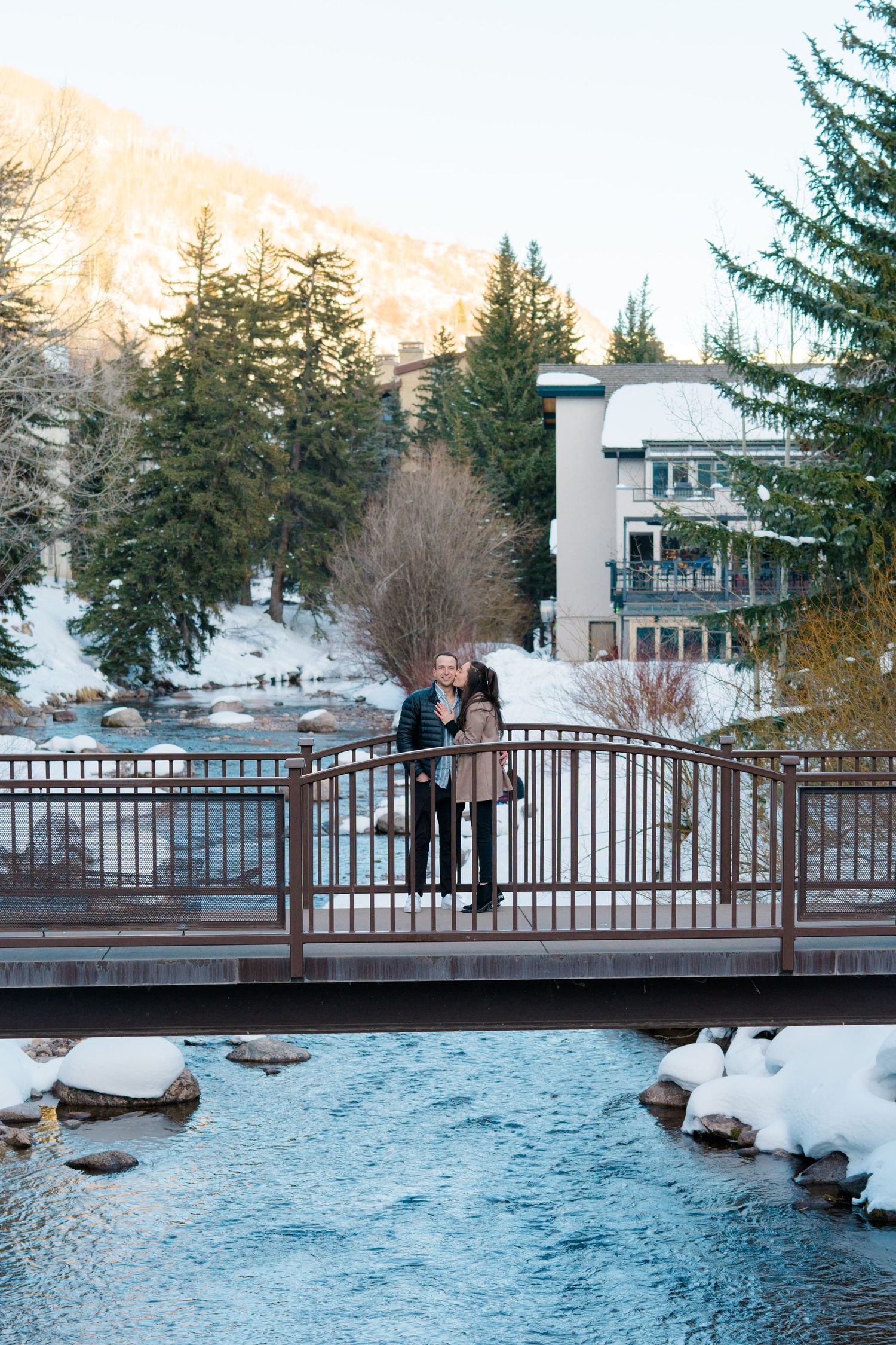 guy and girl get engaged in vail, colorado