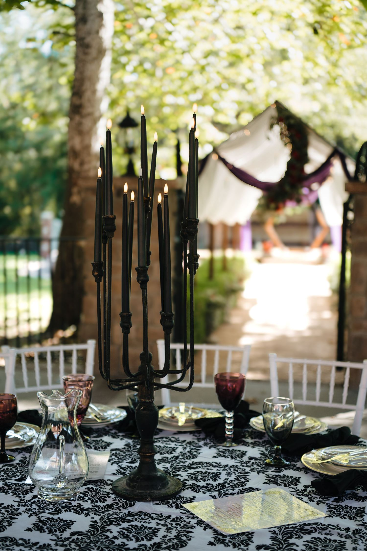 decor at murder mystery luncheon at sugar hollow crossing