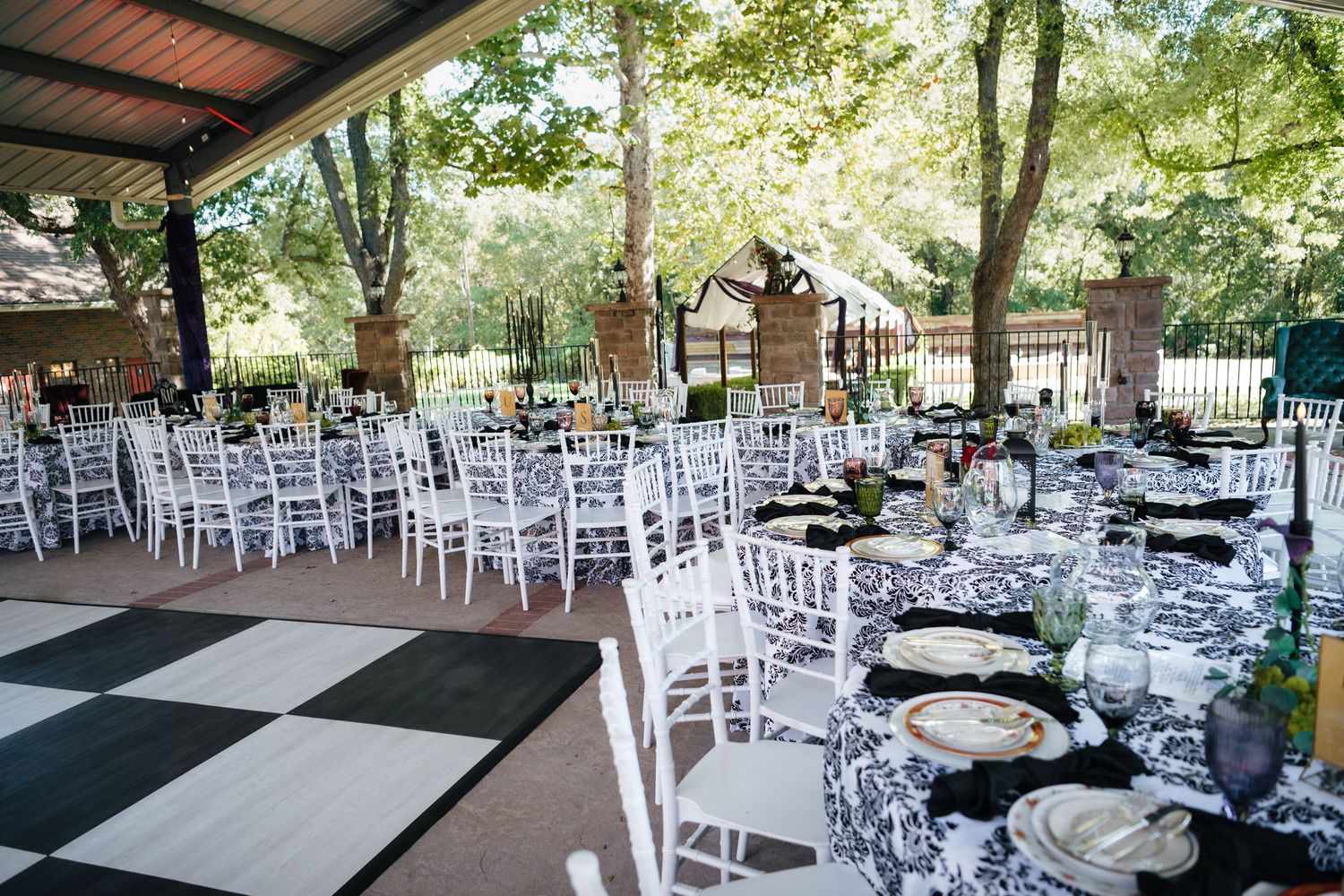 tables at sugar hollow crossing