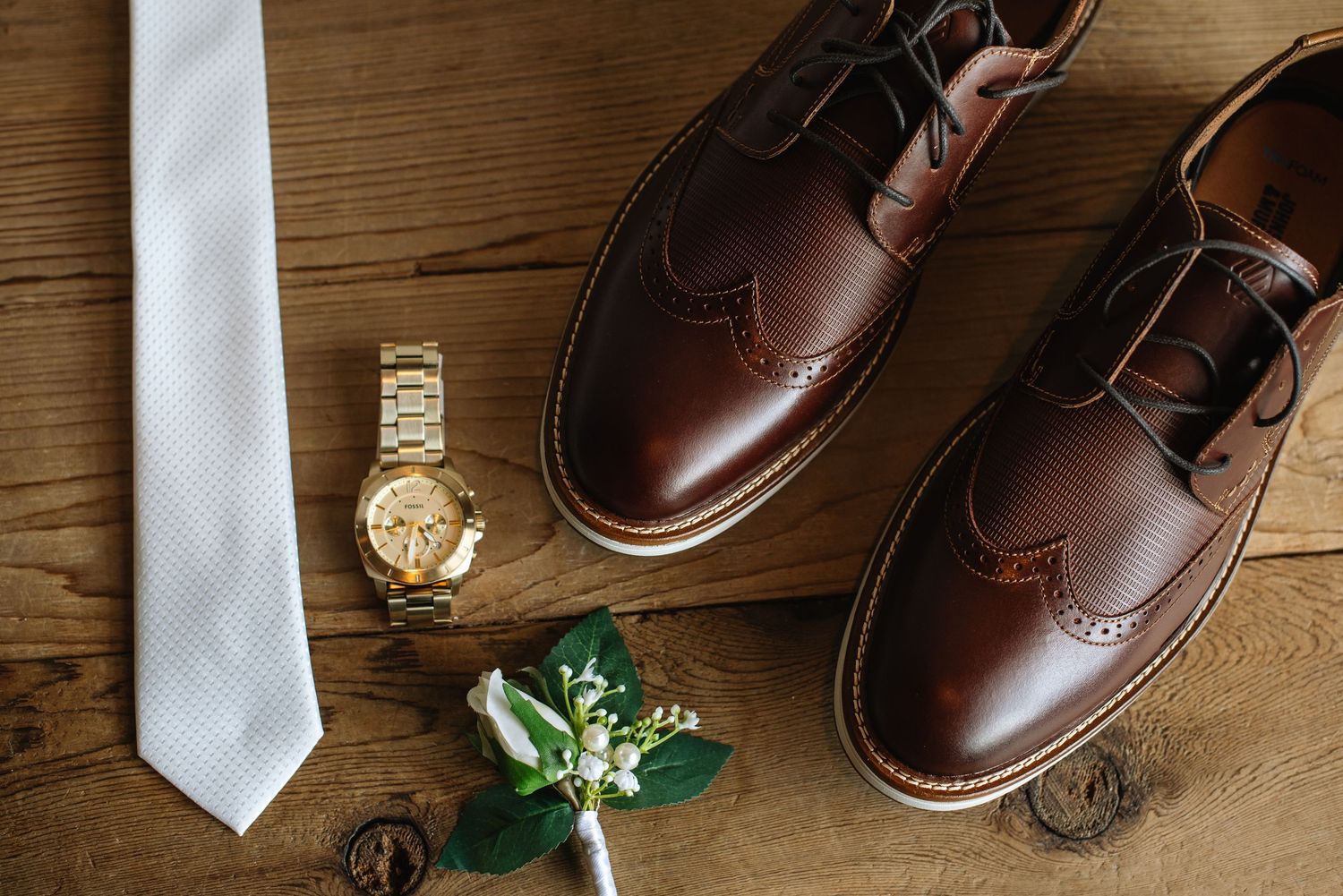 Grooms' flat lay photography