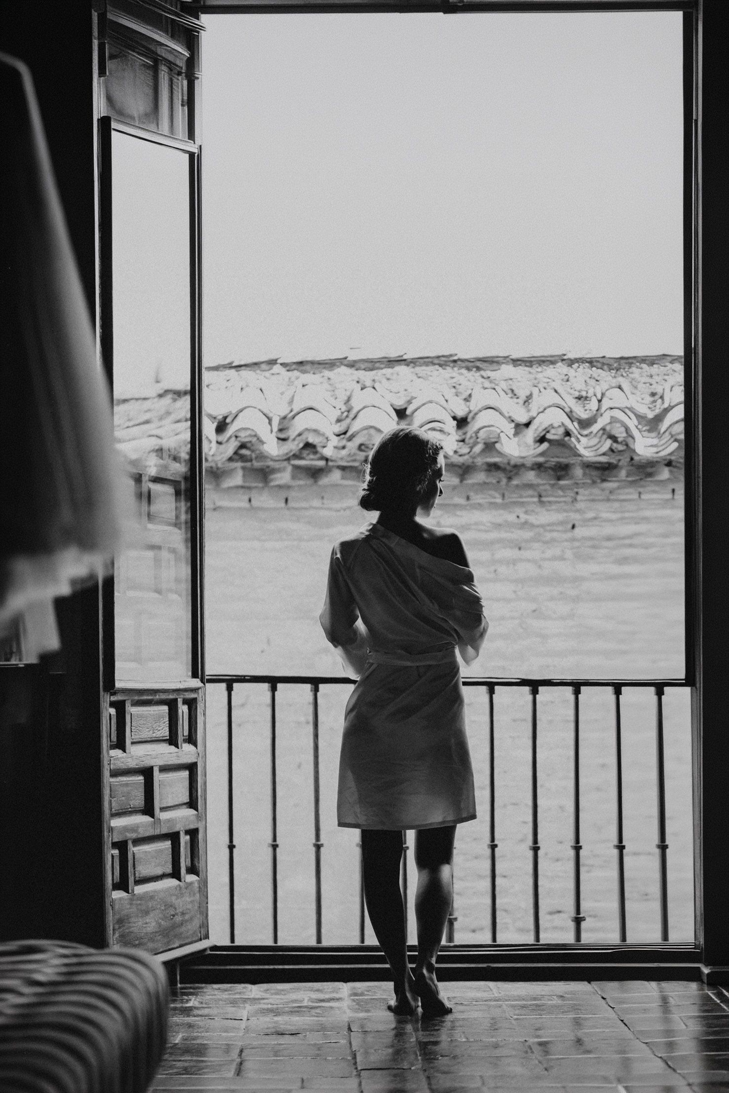 Bride getting ready at wonderful Casa 1800 hotel, Albayzin, Granada, Spain, Sondeluz wedding photography