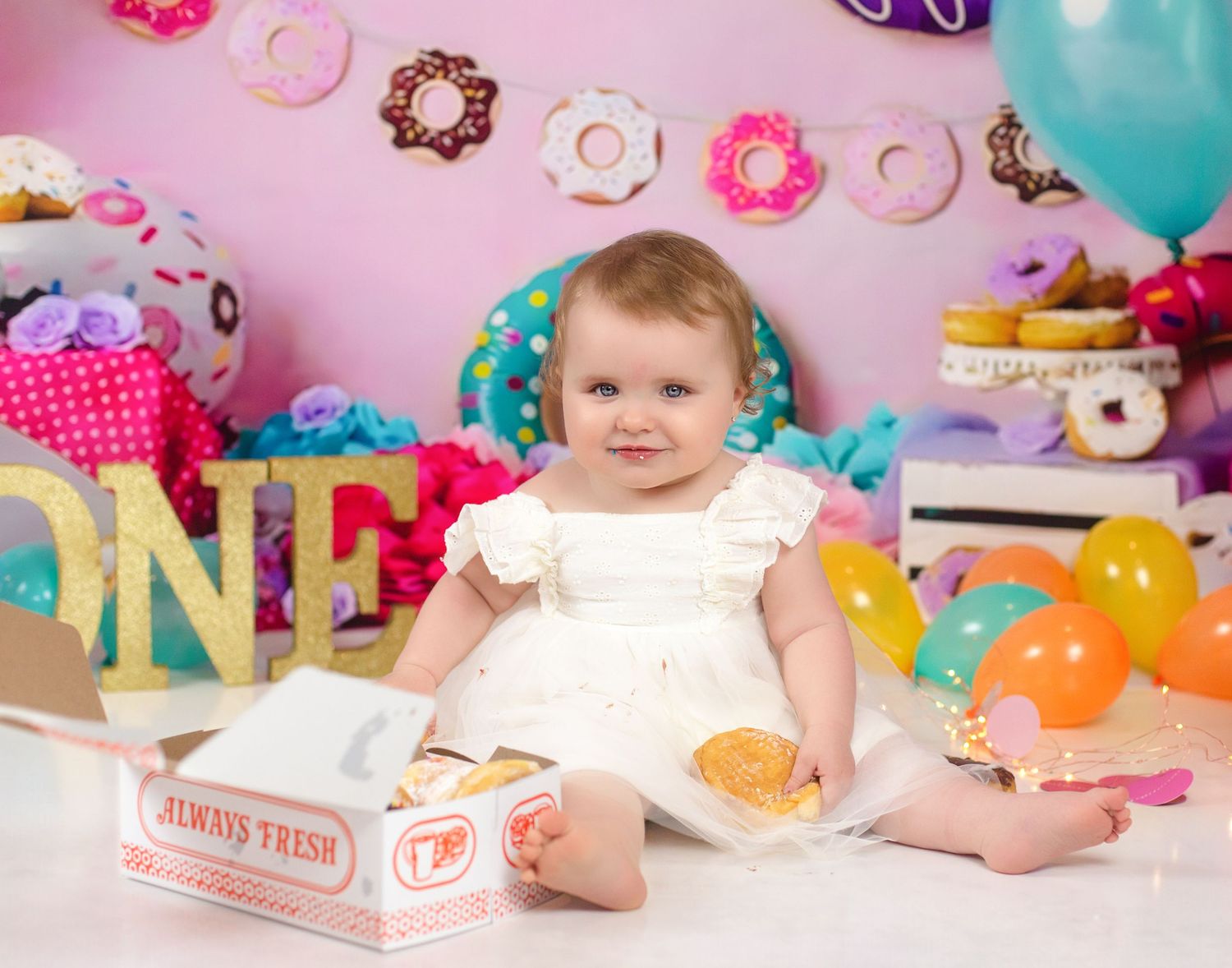 Kingston Cake Smash Photographer | Kingston Cake Smash Photography | Belleville Cake Smash Photographer | Brockville Cake Smash Photographer