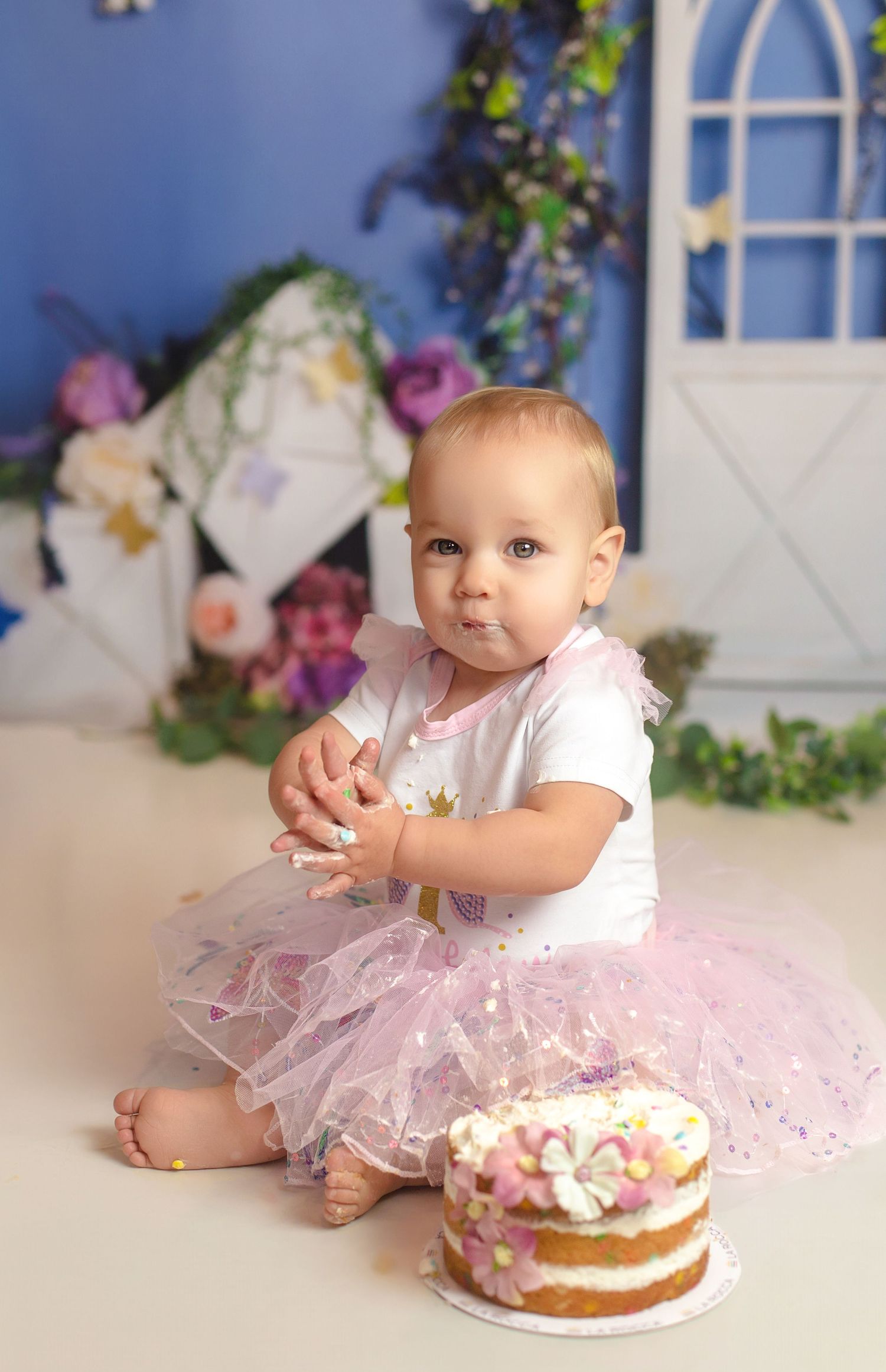 Kingston Cake Smash Photographer | Kingston Cake Smash Photography | Belleville Cake Smash Photographer | Brockville Cake Smash Photographer