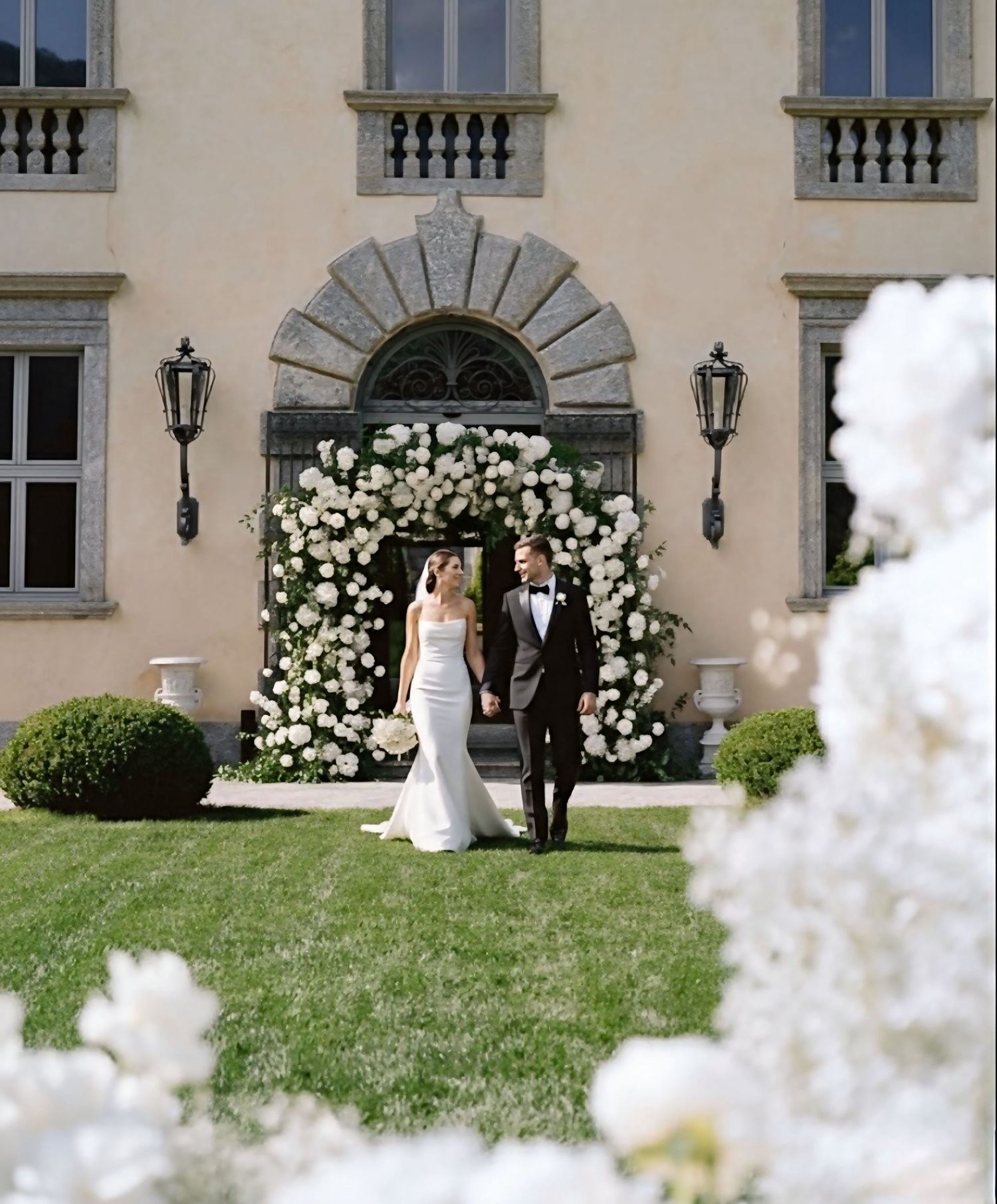 Emotional wedding moment in Villa Balbiano captured by an Italy destination photographer.