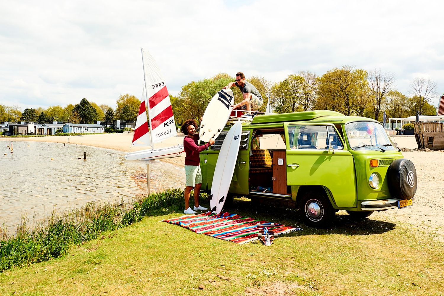 Peter Schotting going surfing