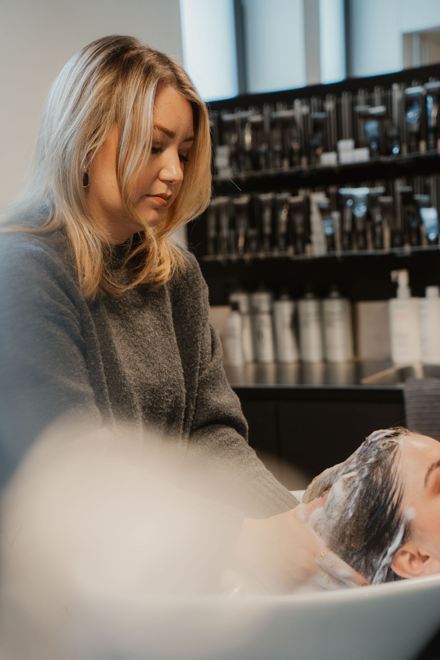 Business Reportage, Frau bei der Arbeit, Coiffeur, Bern