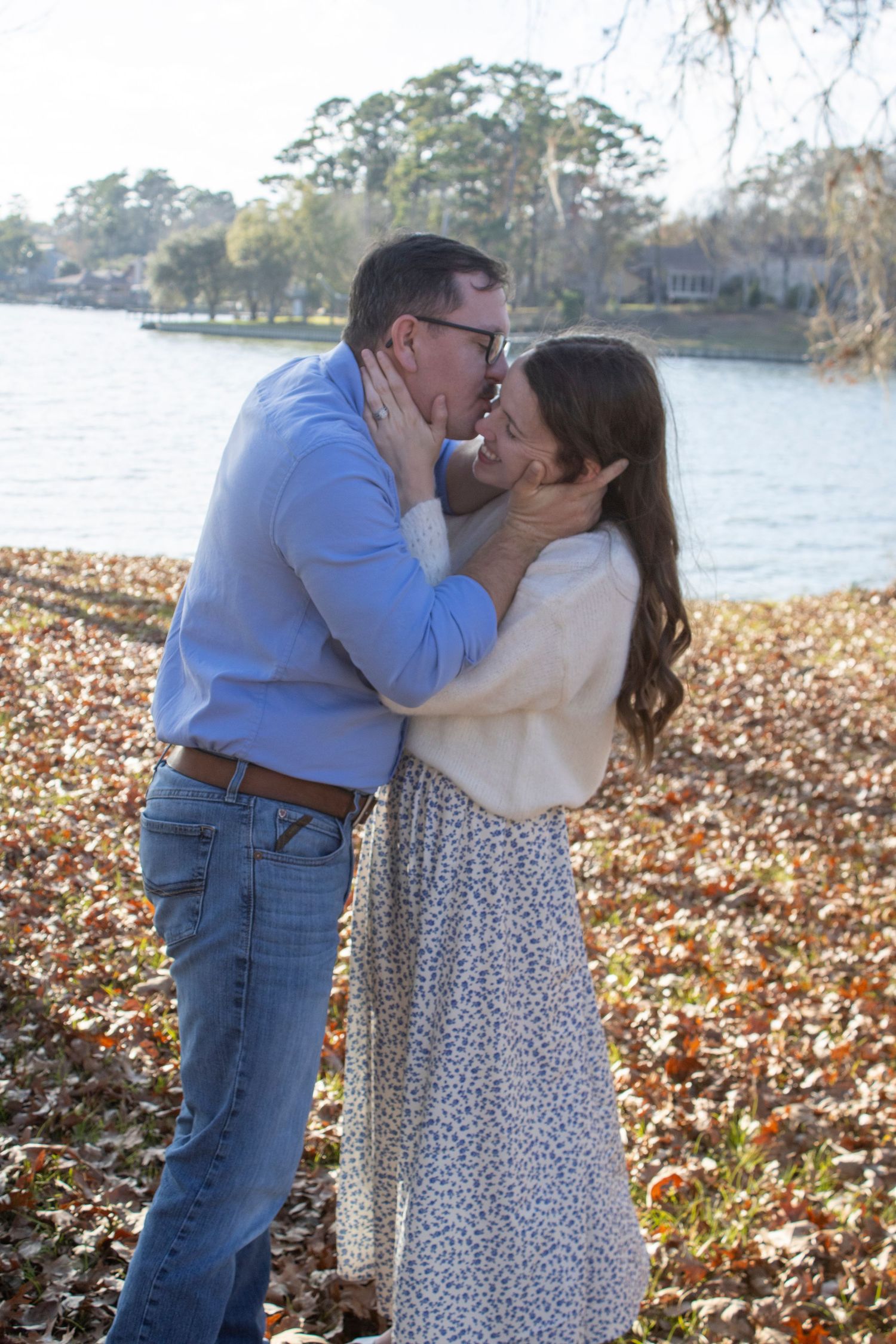 Maternity photographer Savannah GA, romantic lake fall foliage portrait session — The Quiet Lens Studio