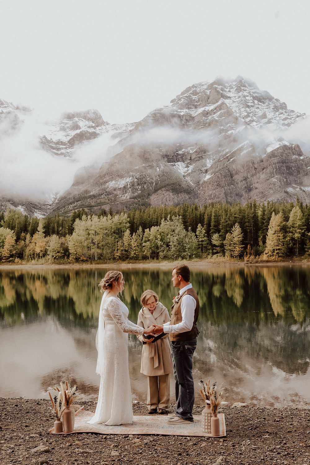 Kananaskis, Alberta elopement with mountain and pond background