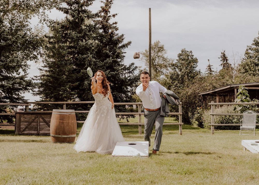 Calgary, Alberta Wedding bride and groom photos