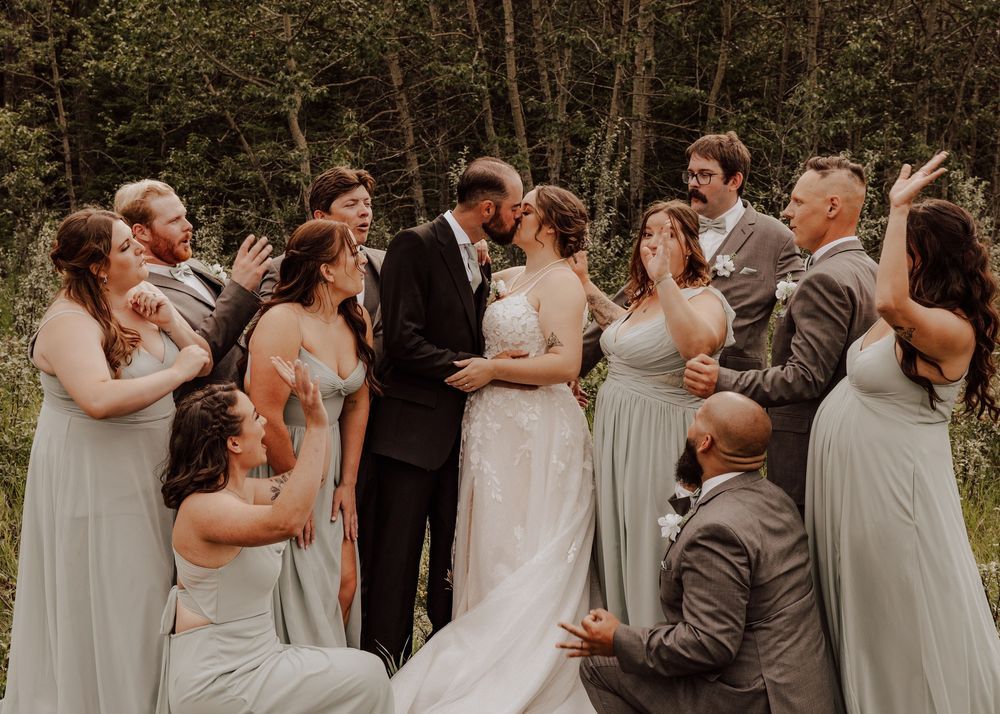 Calgary, Alberta wedding party photos