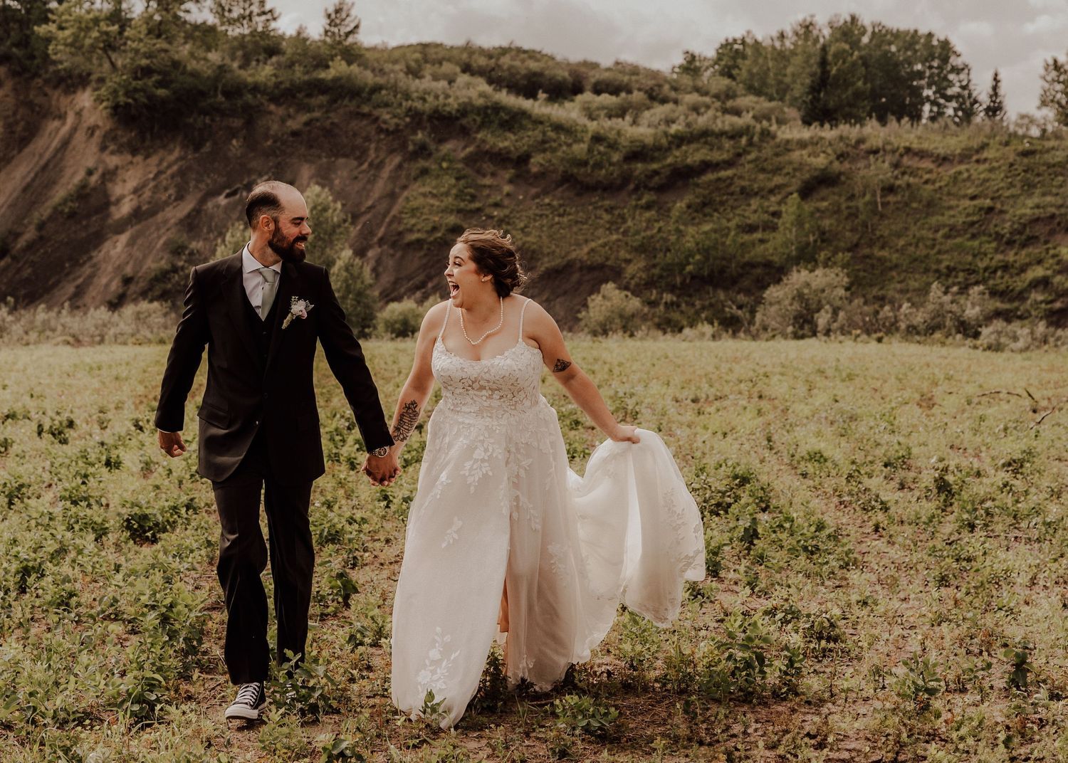 Calgary, Alberta Wedding bride and groom photos