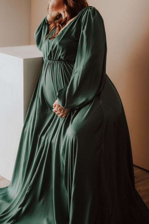 Calgary, Alberta indoor maternity session