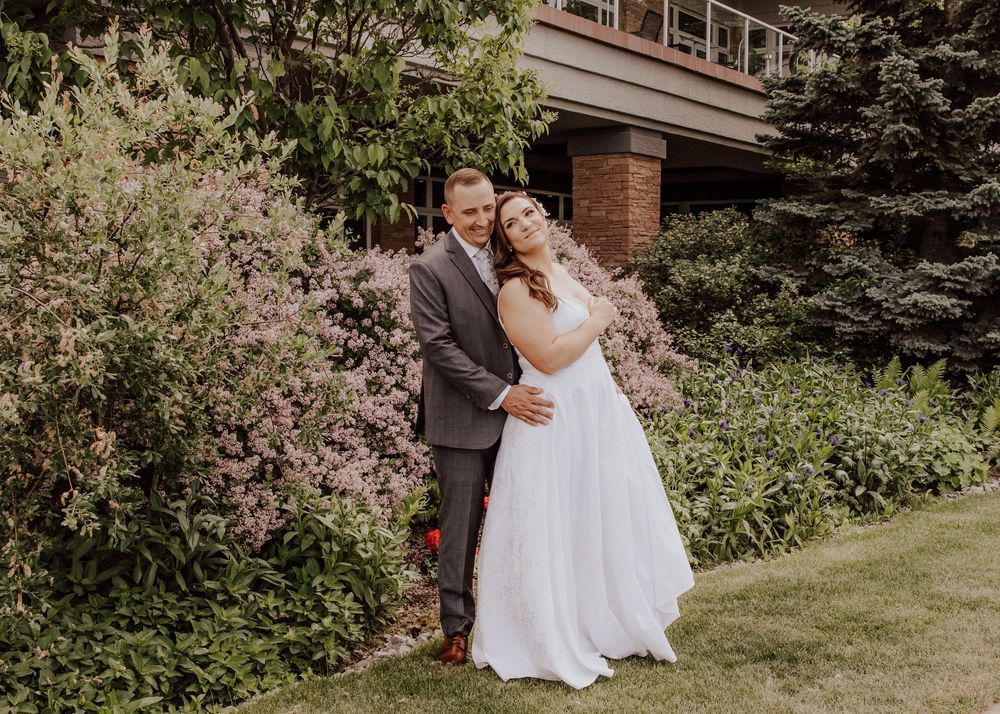 Calgary, Alberta wedding bride and groom At Hamptons Golf Course