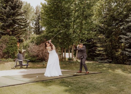 Calgary, Wedding bride and groom at Hamptons Gold Course