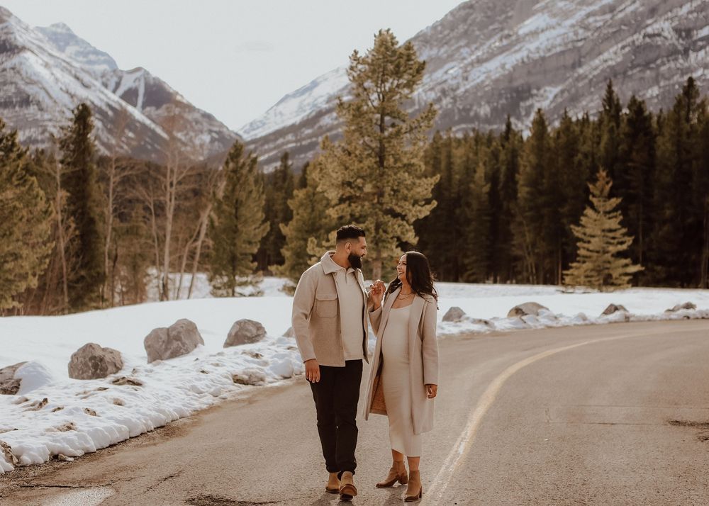 Canmore, Alberta maternity in winter with husband