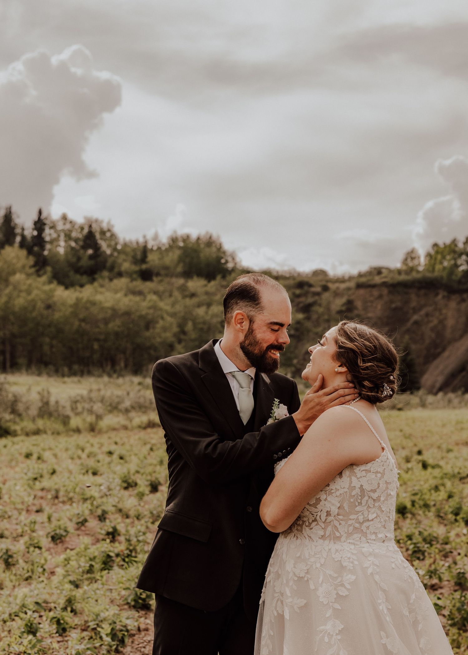 Calgary, Alberta Wedding bride and groom photos