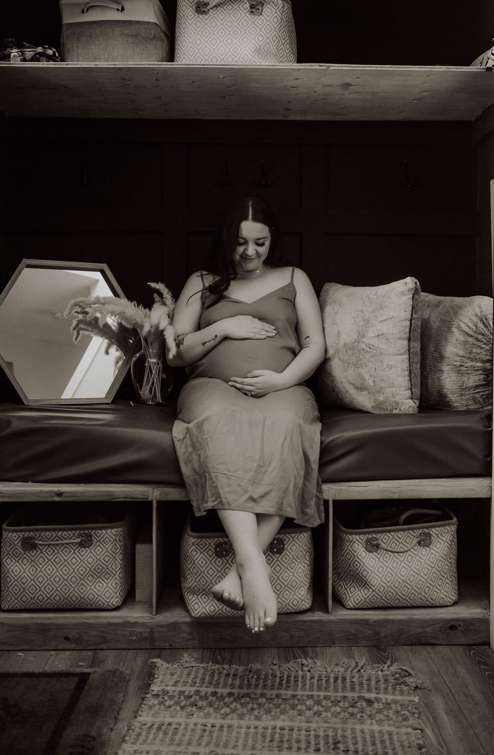 Calgary, Alberta maternity photos in black and white