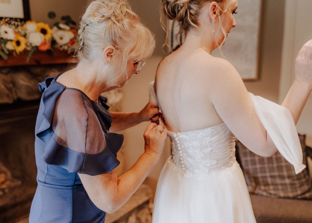 Wedding at Emerald Lake Lodge in Fields British Columbia getting ready with mom