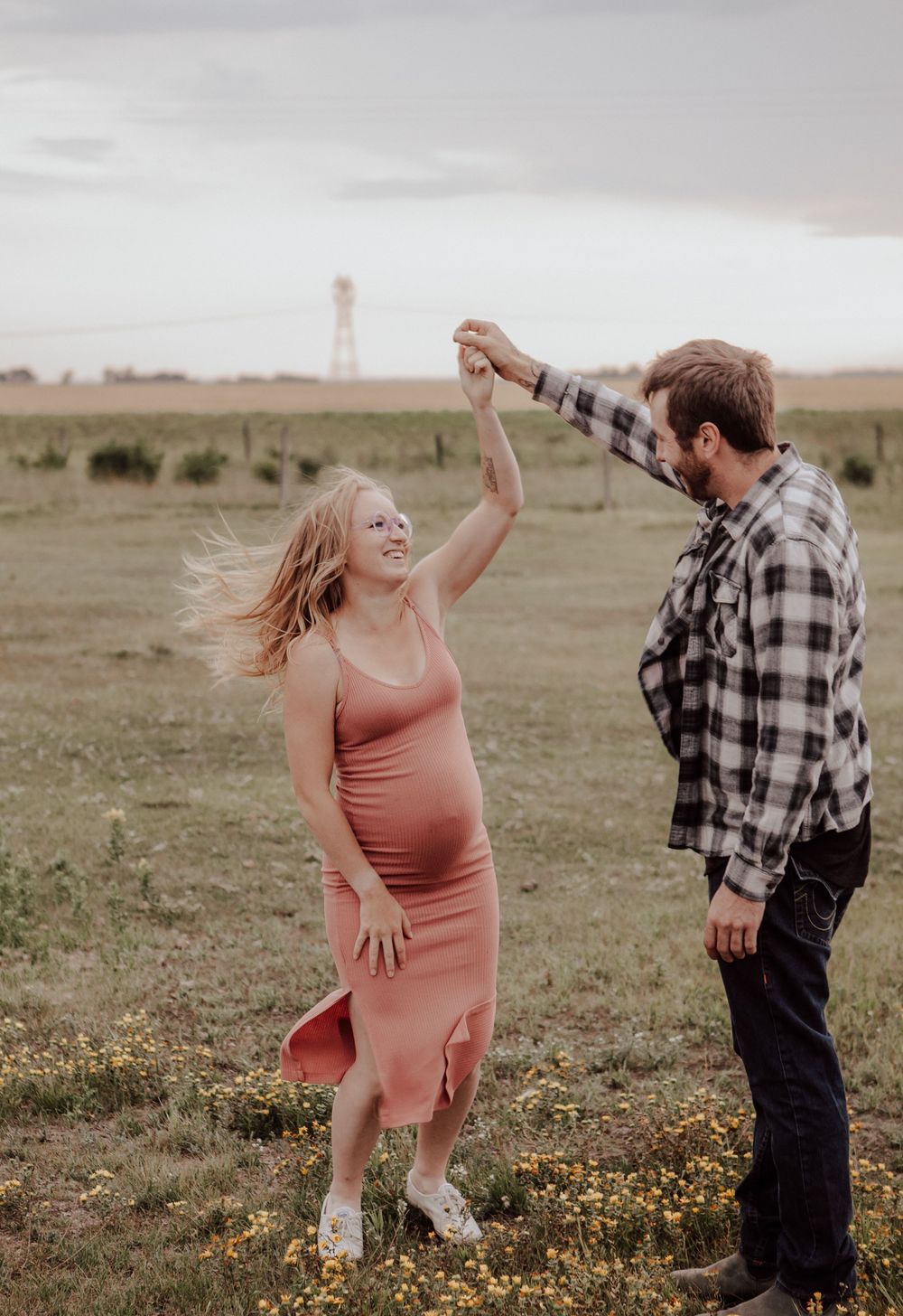 Calgary, Alberta maternity with husband