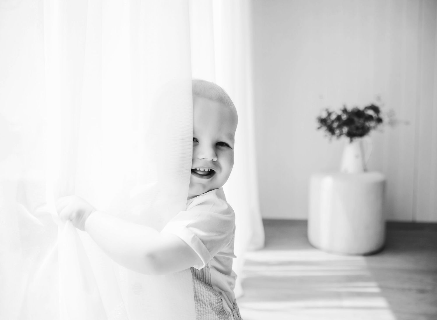 Baby photos in Sydney. Milestone baby photographer.
