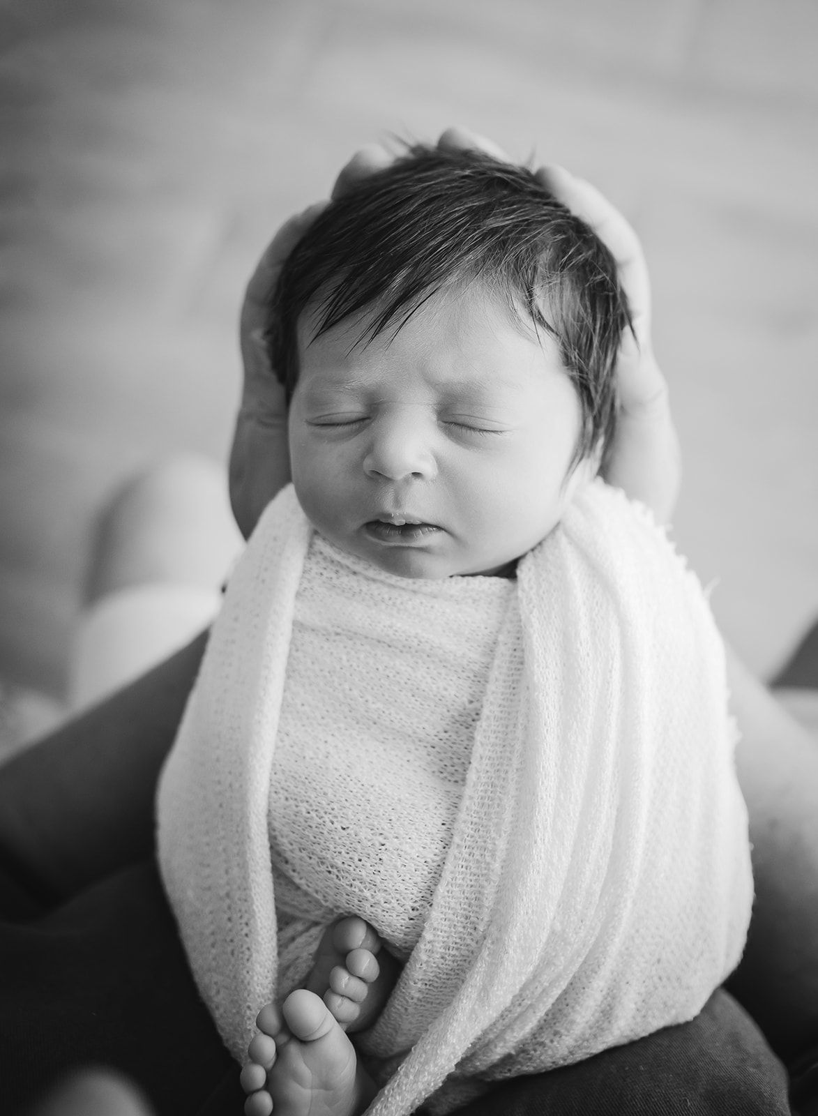 newborn photographer in Sydney. Northern beaches newborn photographer.
