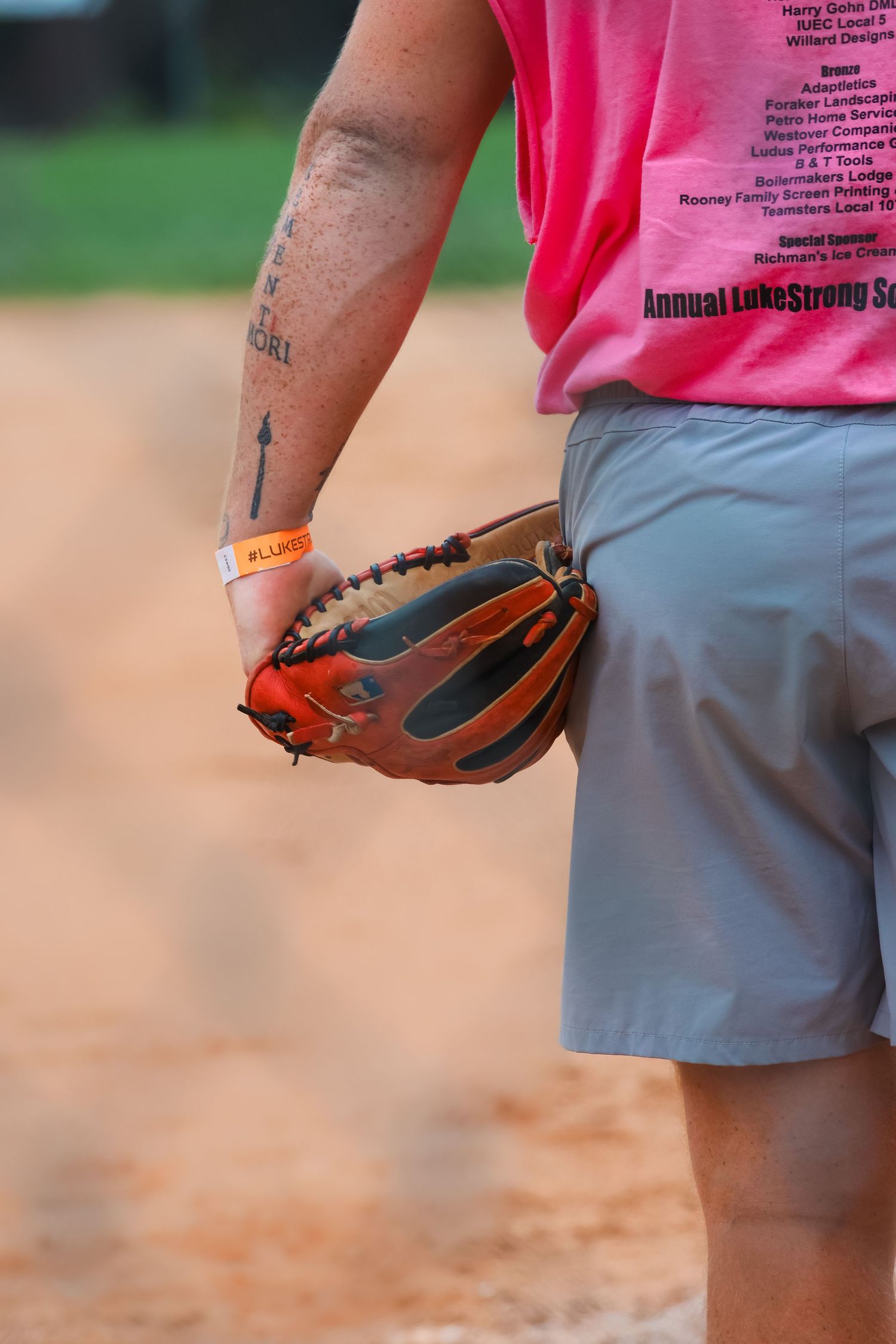 Lukestrong softball hand on hip.