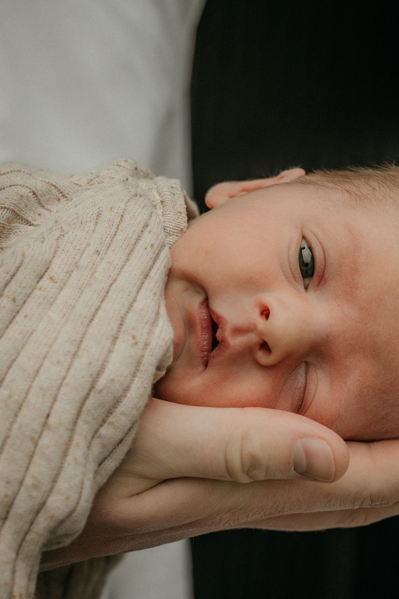 Portret tijdens newbornshoot