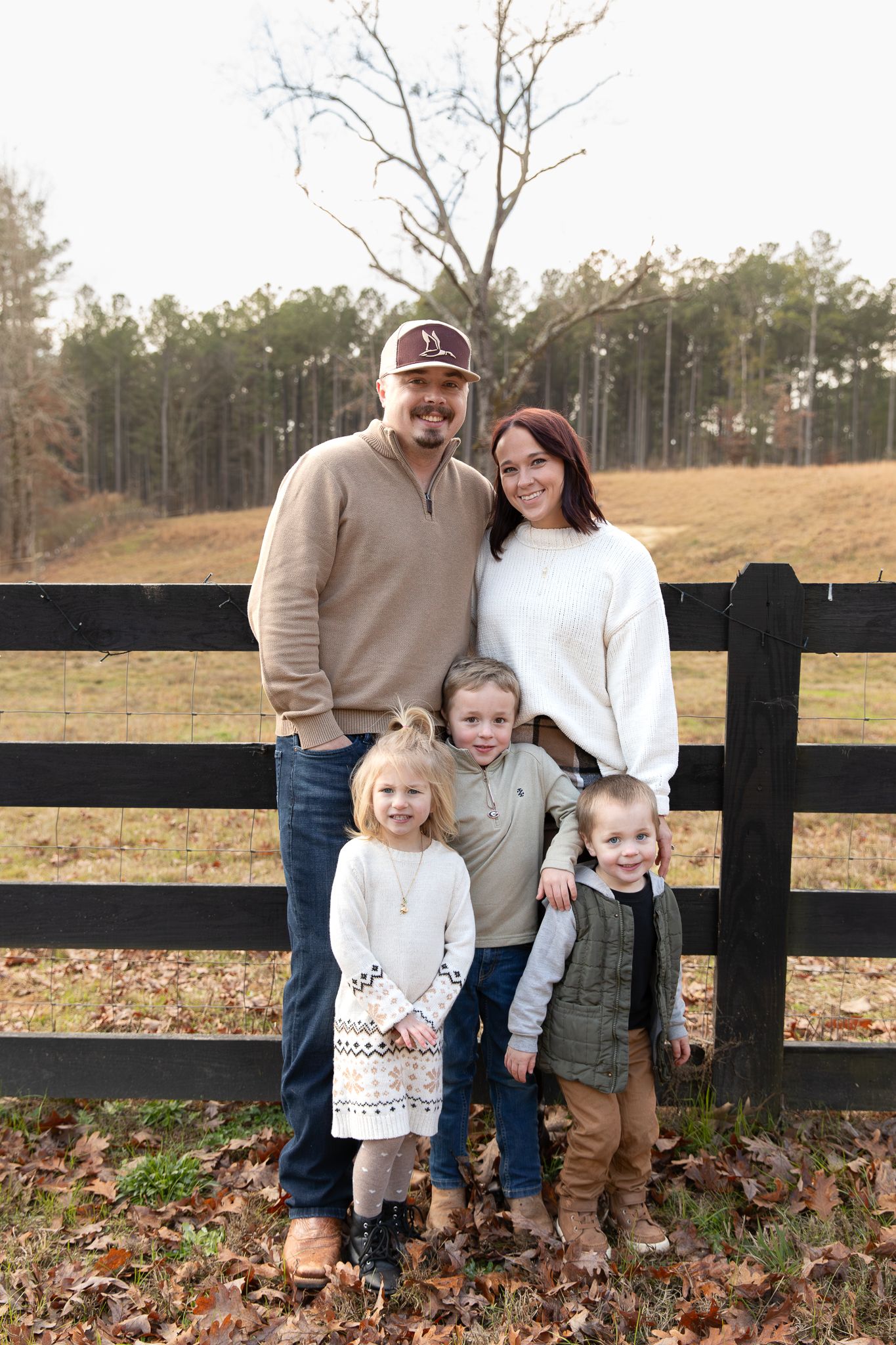 Kennesaw Georgia family photographer candid family laughing outdoors