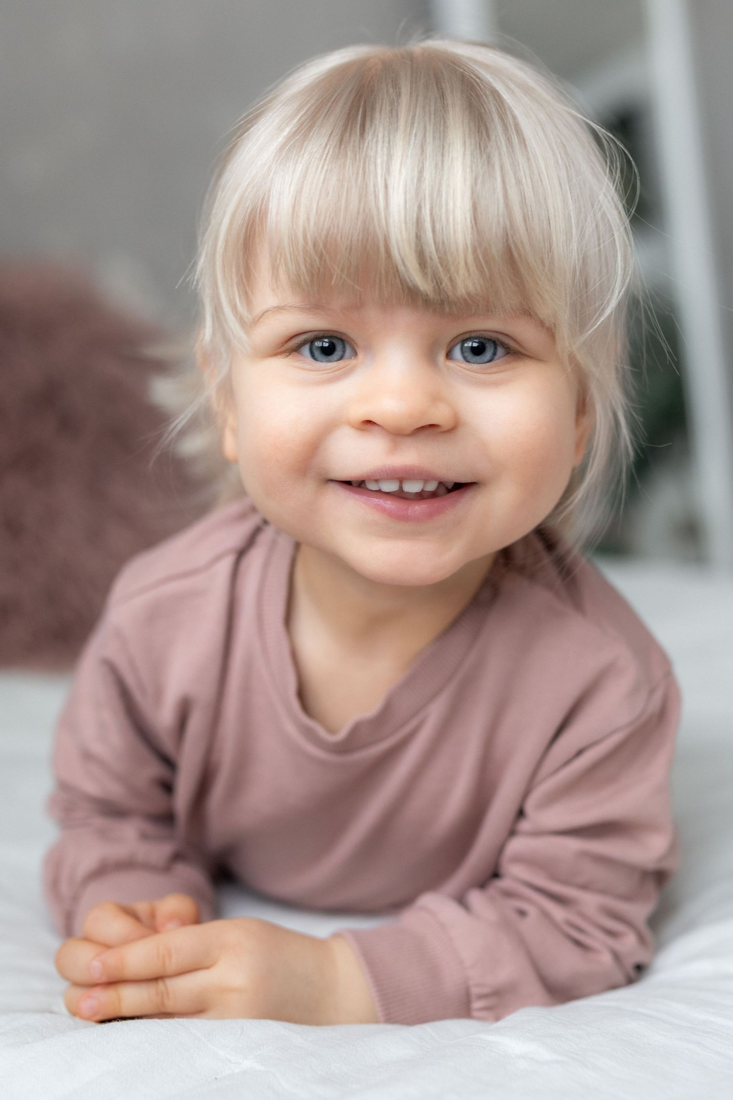Iloinen lapsi lapsikuvaus Vantaa