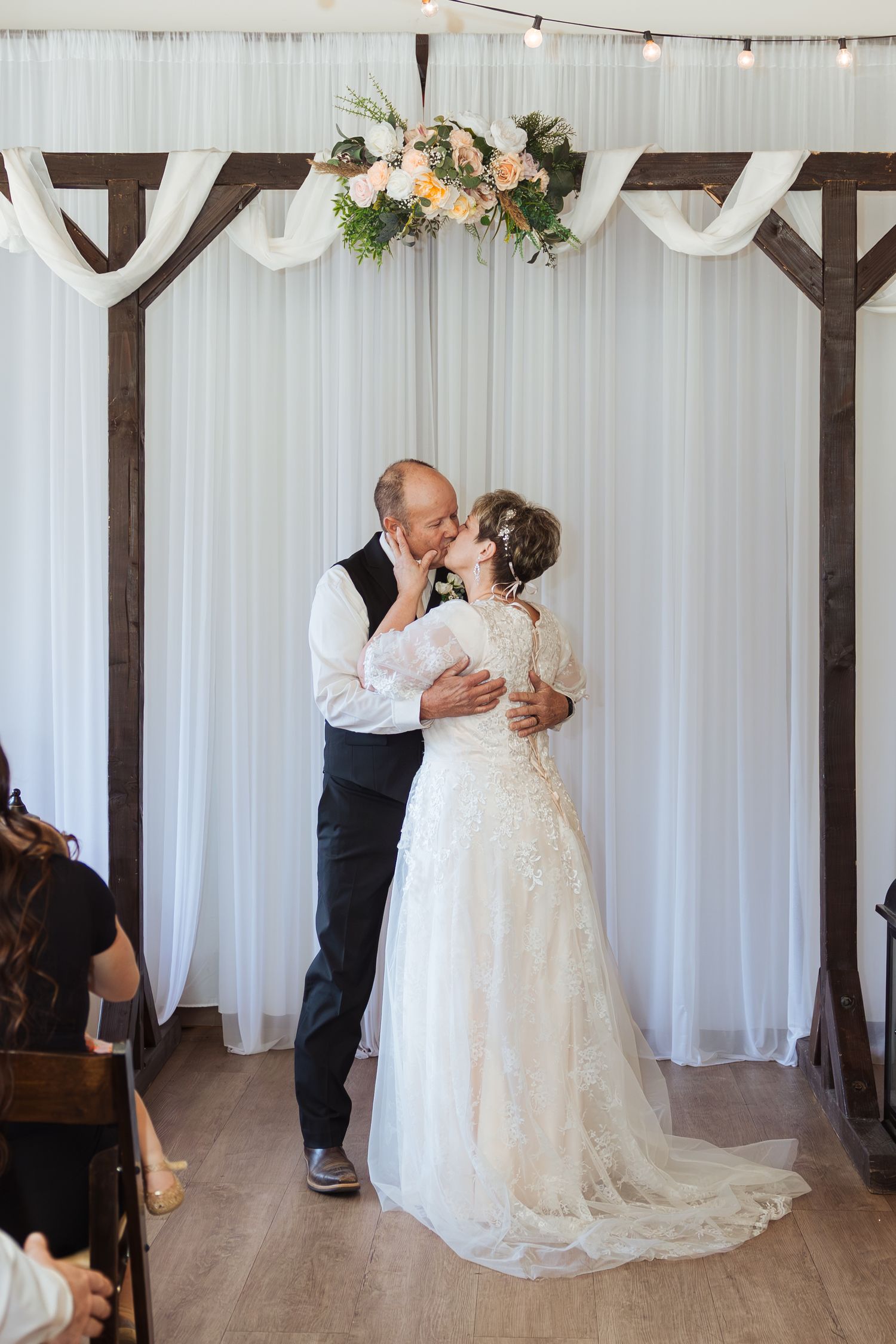 Winter wedding at Hobble Creek Golf Course at Hobble Creek in Utah photography by Av Potter Photo a Utah wedding and lifestyle photographer