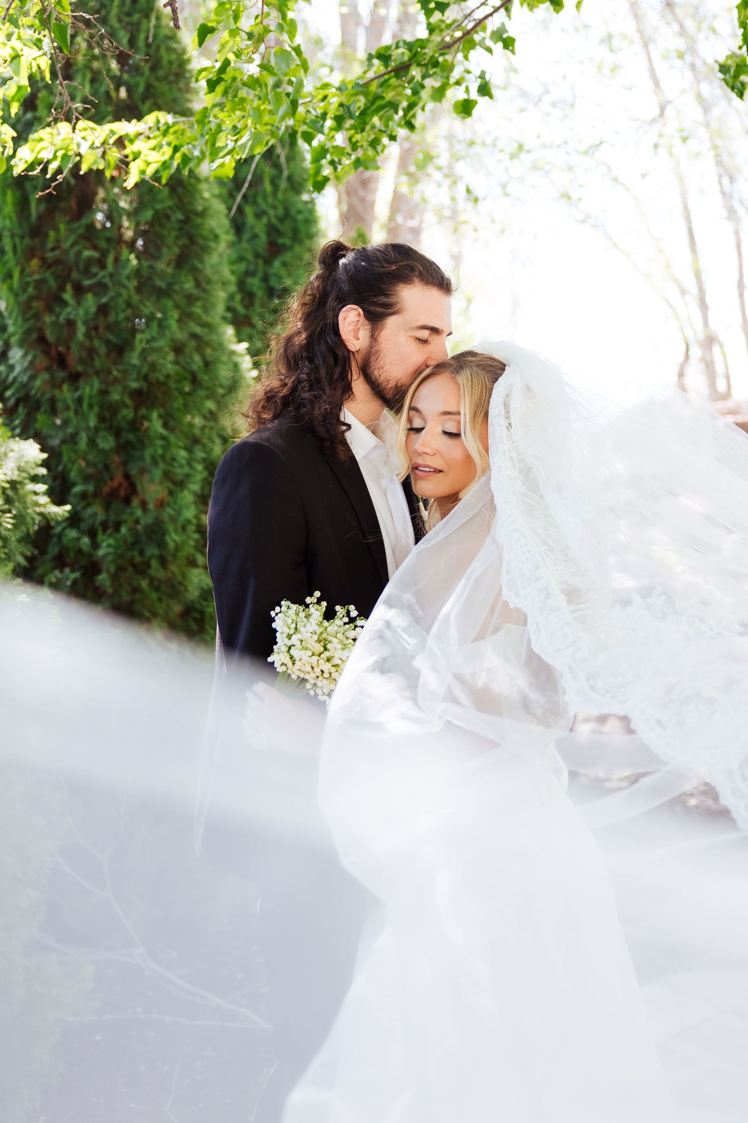 Wedding at Magnolia Event Center in South Jordan, Utah photography by Av Potter Photo a Utah wedding and lifestyle photographer