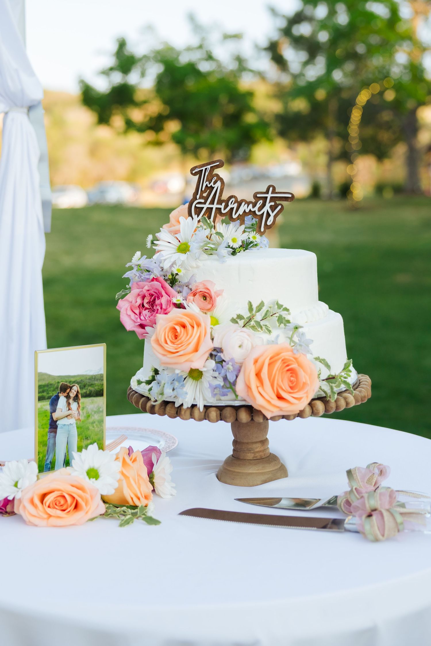 Wedding cake at The Suncrest Reception Center photography by Av Potter Photo a Utah wedding and lifestyle photographer