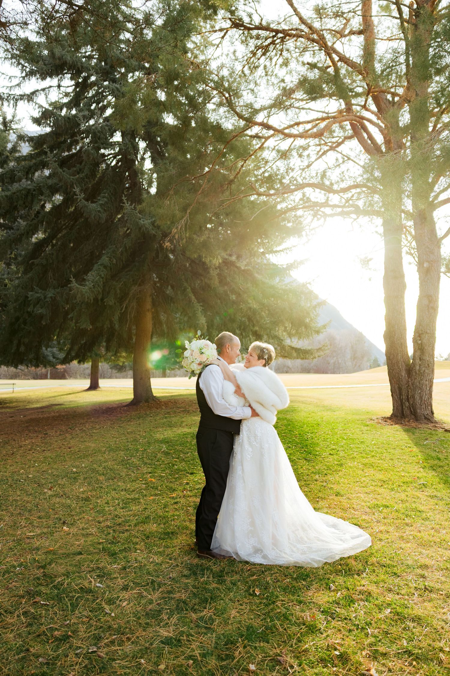 Winter wedding at Hobble Creek Golf Course at Hobble Creek in Utah photography by Av Potter Photo a Utah wedding and lifestyle photographer