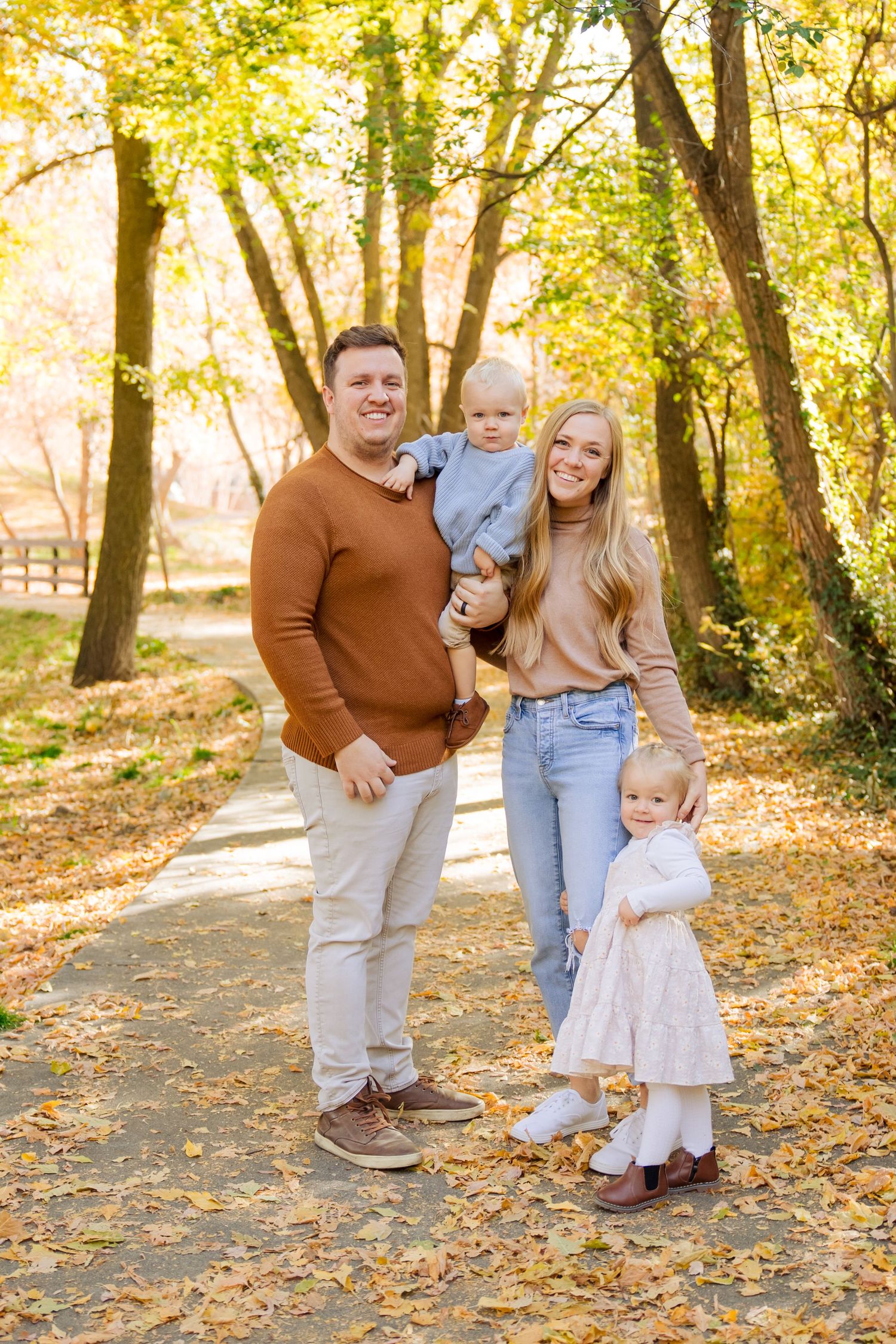 Family photos at WoodStock Meadows Park Utah photography by Av Potter Photo a Utah wedding and lifestyle photographer