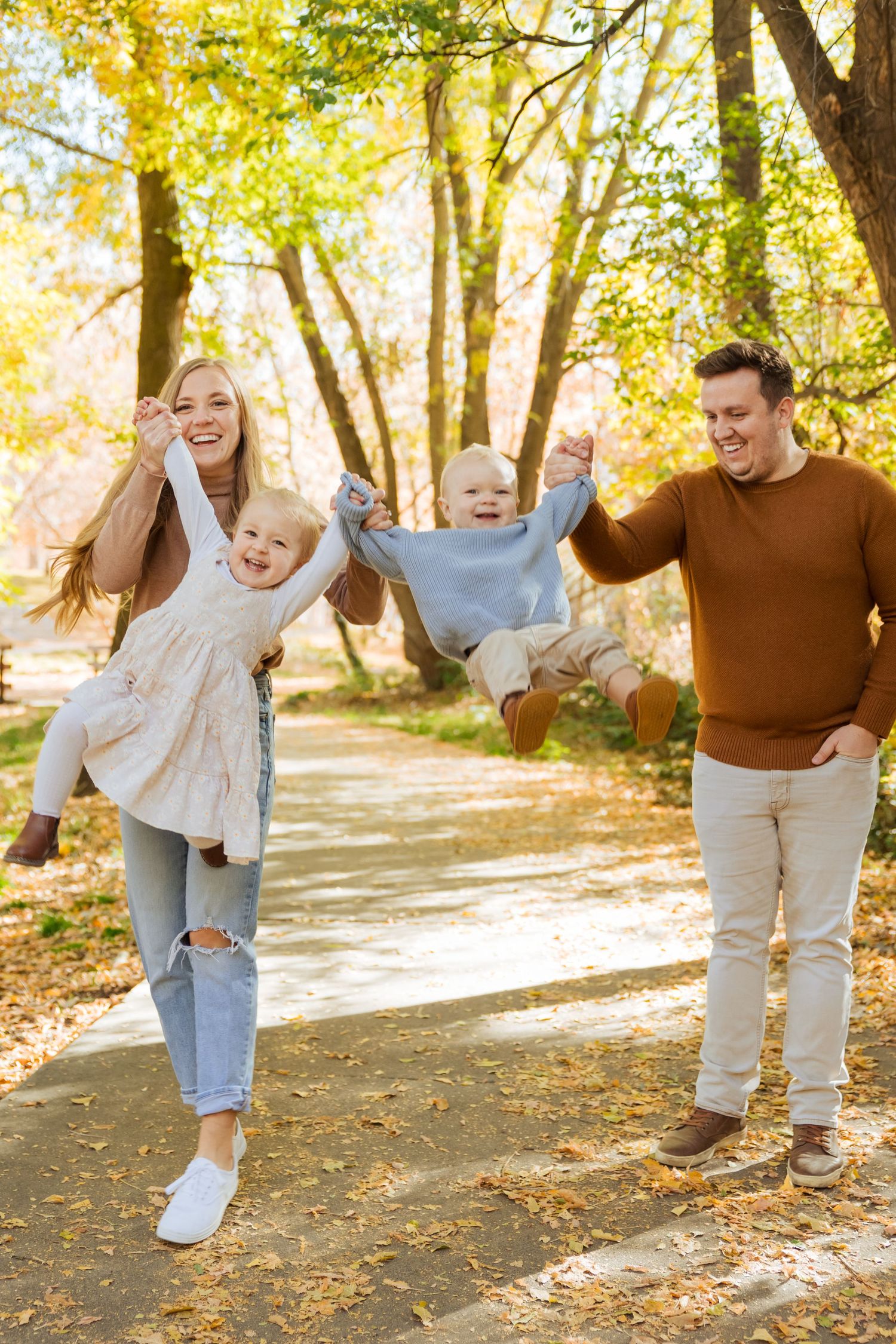 Family photos at WoodStock Meadows Park Utah photography by Av Potter Photo a Utah wedding and lifestyle photographer