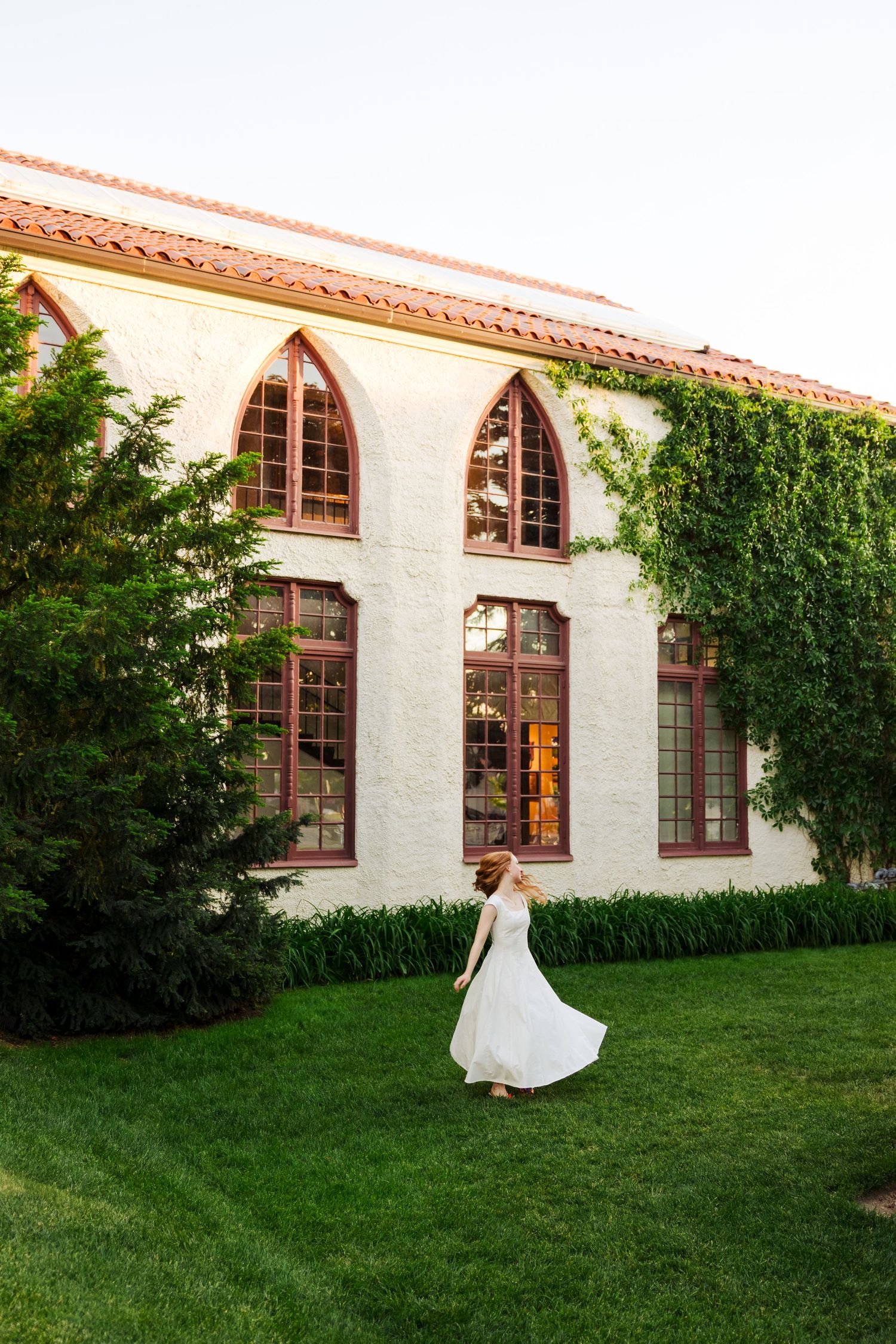 Graduation pictures at Springville Art Museum in Springville, Utah photography by Av Potter Photo a Utah wedding and lifestyle photographer