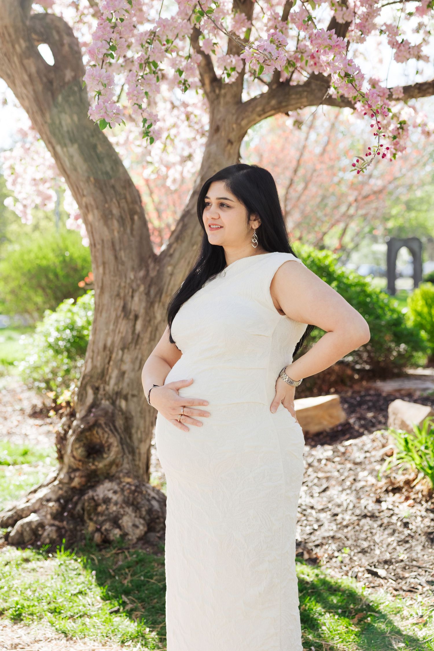 Maternity portraits at The International Peace Gardens in SLC, Utah photography by Av Potter Photo a Utah wedding and lifestyle photographer