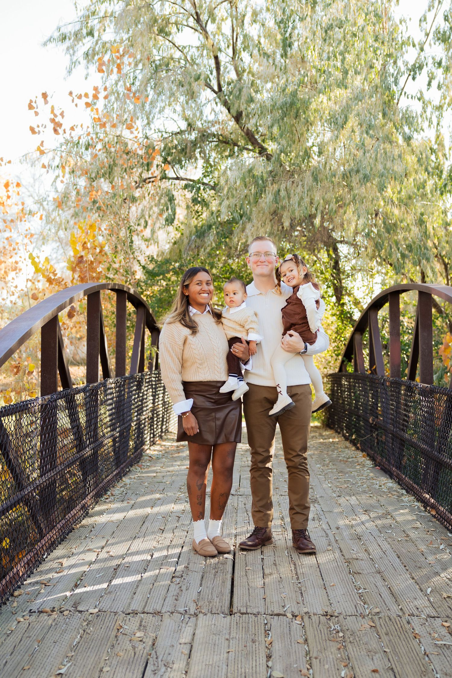Family photos at Crestwood Park Utah photography by Av Potter Photo a Utah wedding and lifestyle photographer