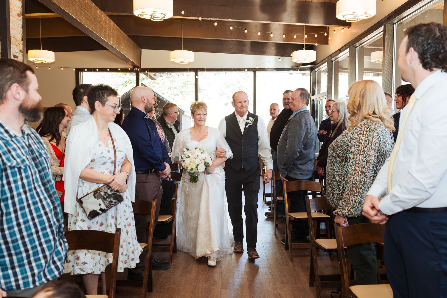 Winter wedding at Hobble Creek Golf Course at Hobble Creek in Utah photography by Av Potter Photo a Utah wedding and lifestyle photographer