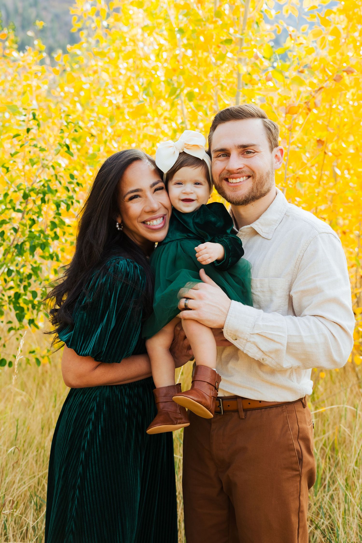 Family at Neff's Canyon photography by Av Potter Photo a Utah wedding and lifestyle photographer