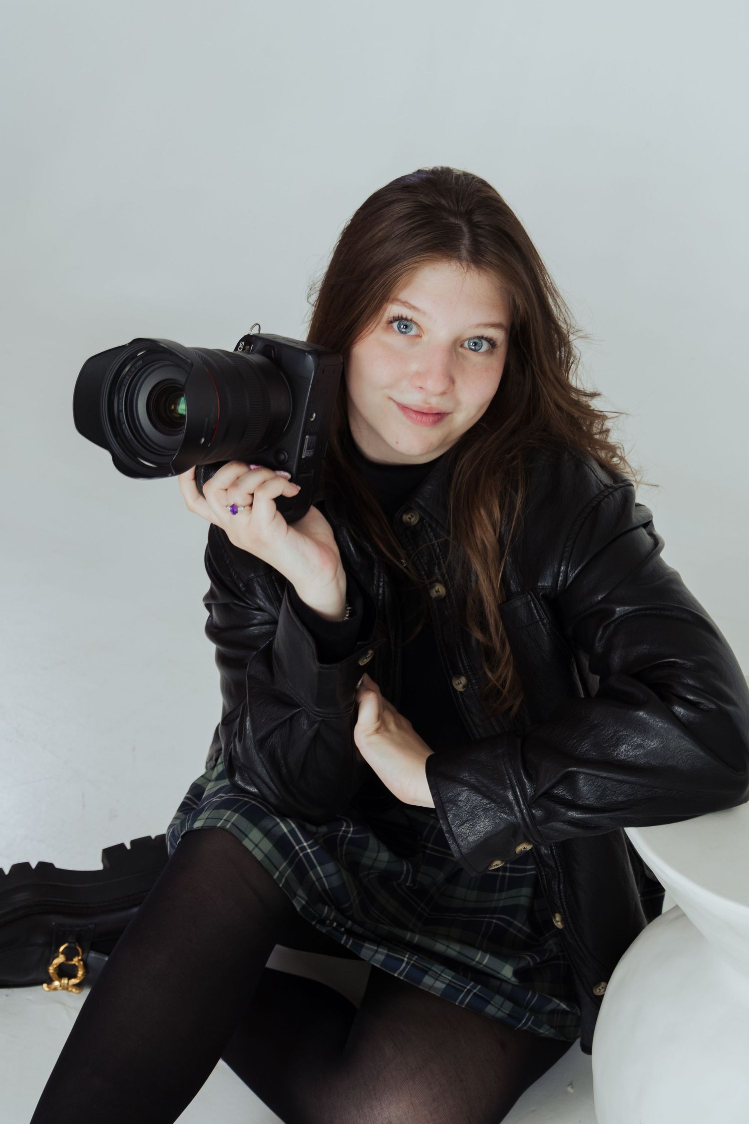 Averi owner of Av Potter Photo headshots photography by Av Potter Photo a Utah wedding and lifestyle photographer